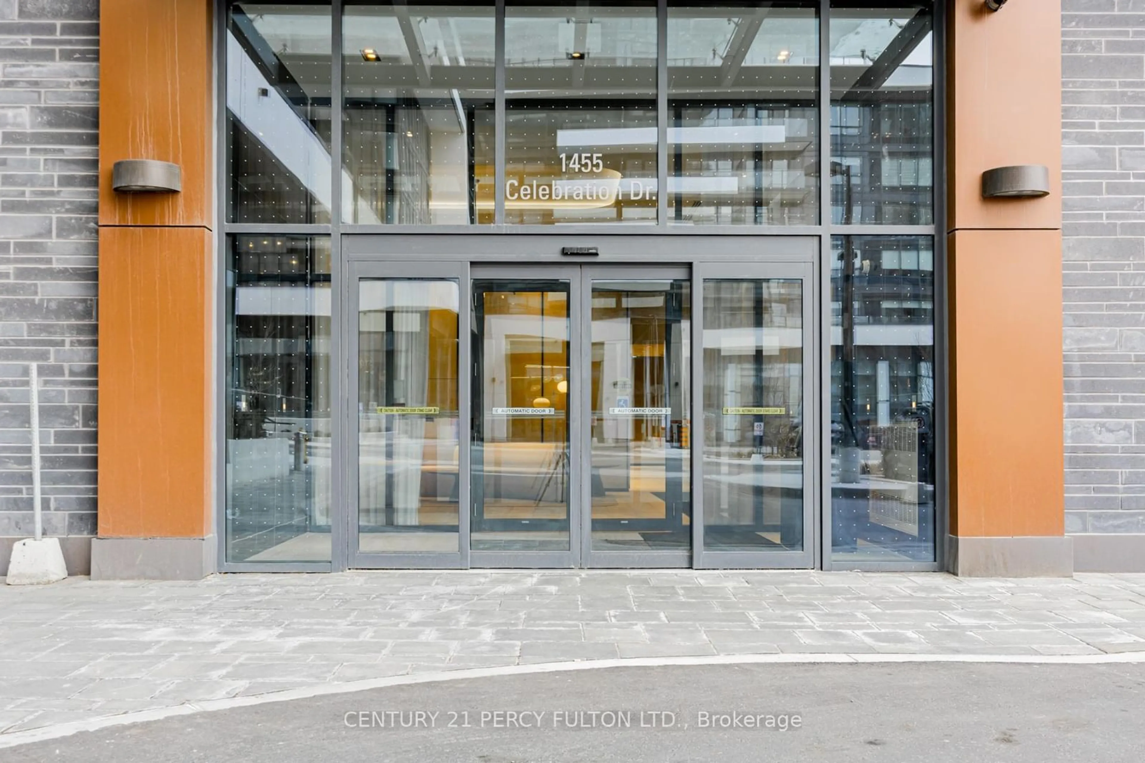 Indoor foyer for 1455 Celebration Dr #1911, Pickering Ontario L1W 0C3