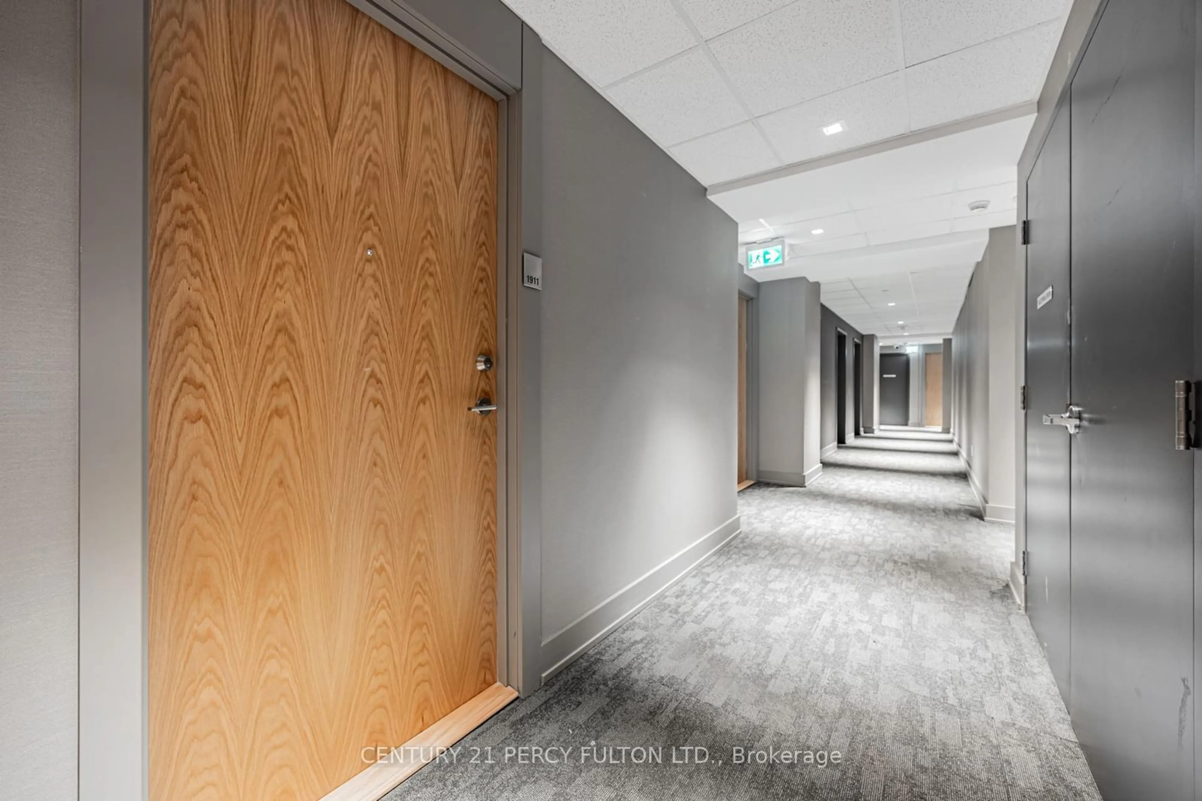 Indoor foyer for 1455 Celebration Dr #1911, Pickering Ontario L1W 0C3