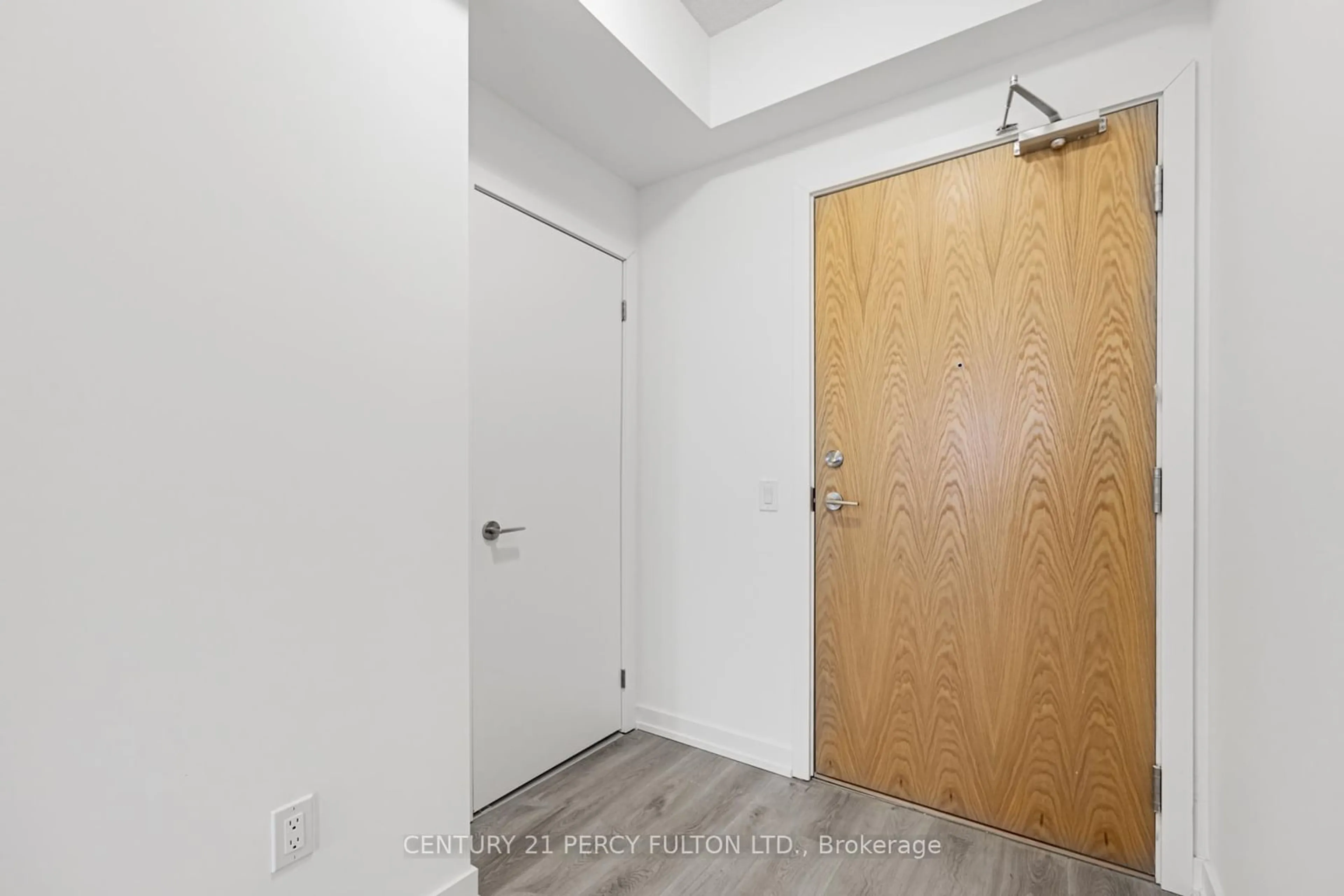 Indoor entryway for 1455 Celebration Dr #1911, Pickering Ontario L1W 0C3