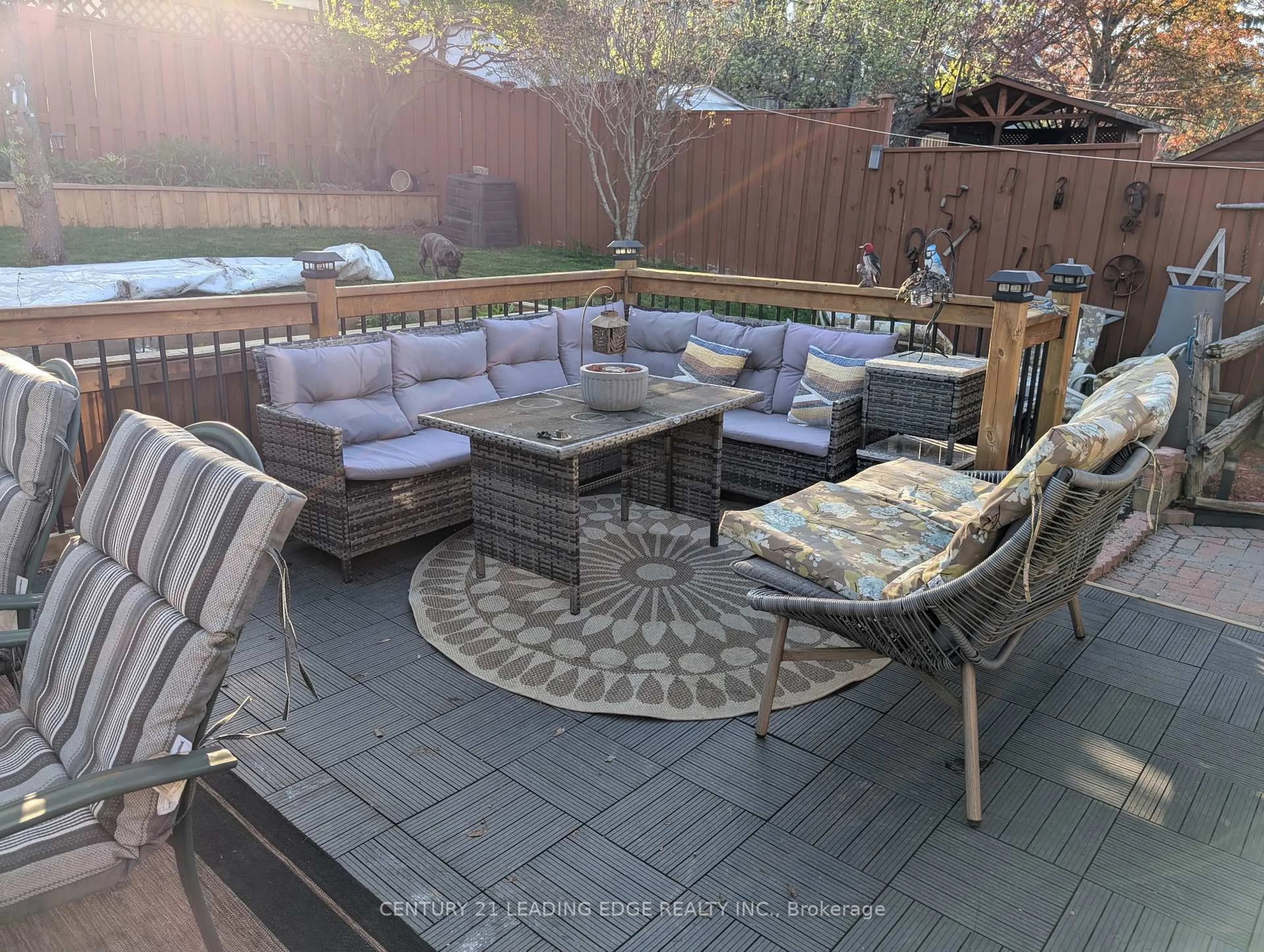 Patio, street for 516 SCARBOROUGH GOLFCLUB Rd, Toronto Ontario M1G 1H2
