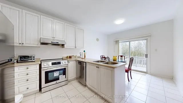 Additional property image - 93 MOREAU Tr