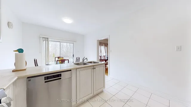 Additional property image - 93 MOREAU Tr