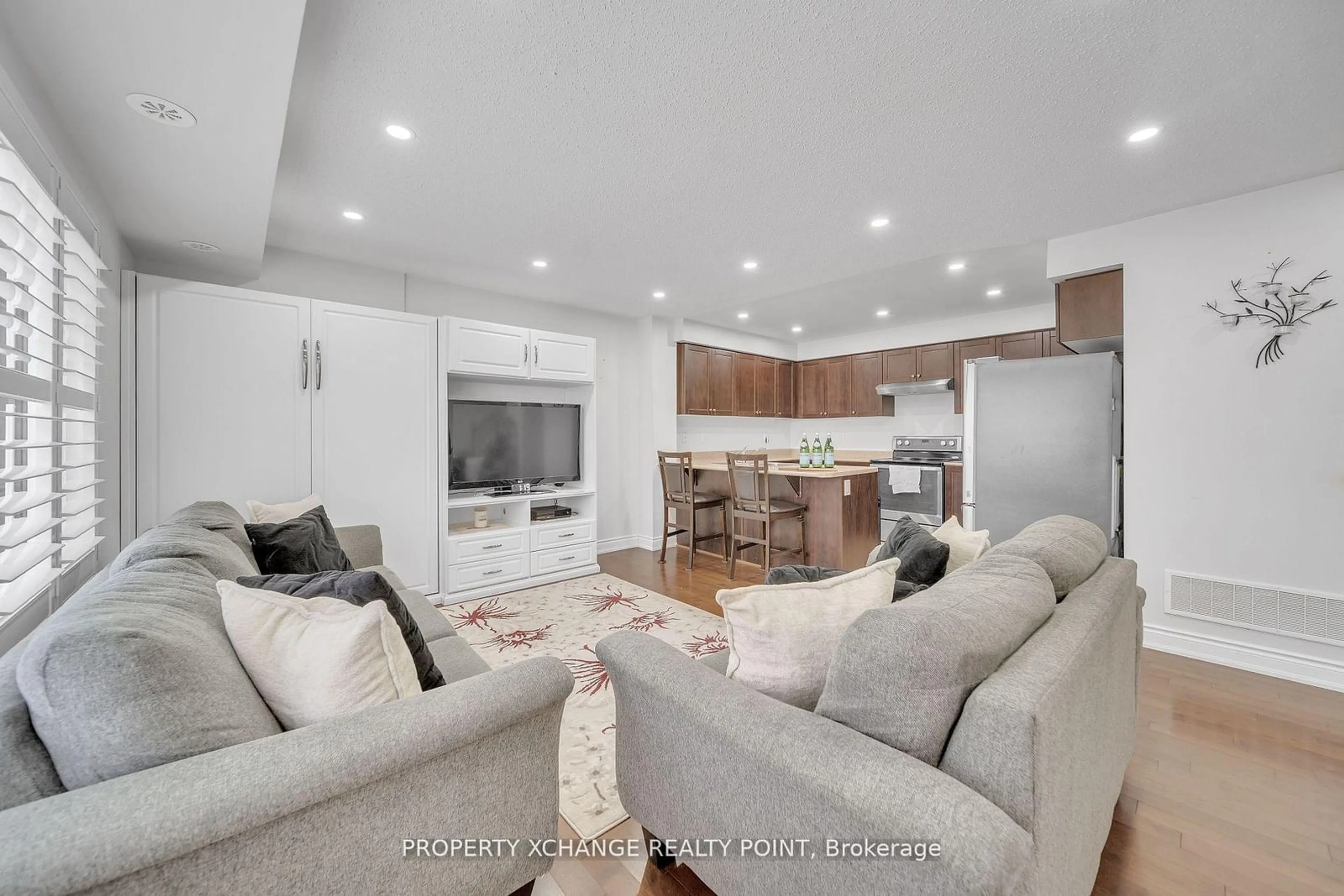 Open concept kitchen, unknown for 107 Chapman Dr, Ajax Ontario L1T 0M9
