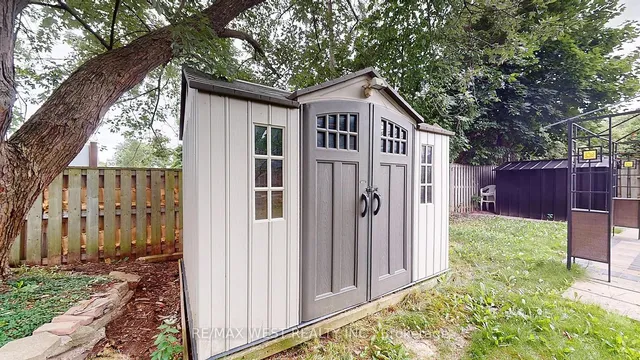 Additional property image - 2 Clanwilliam Crt