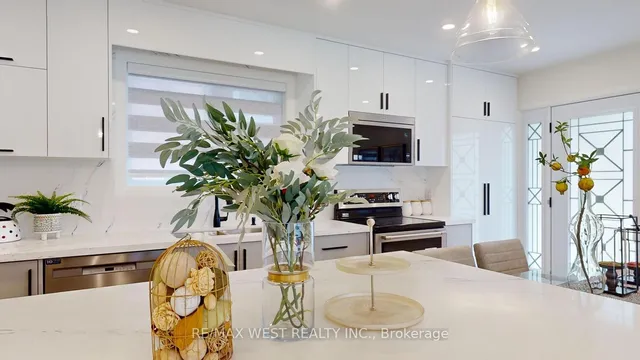 Additional property image - 2 Clanwilliam Crt