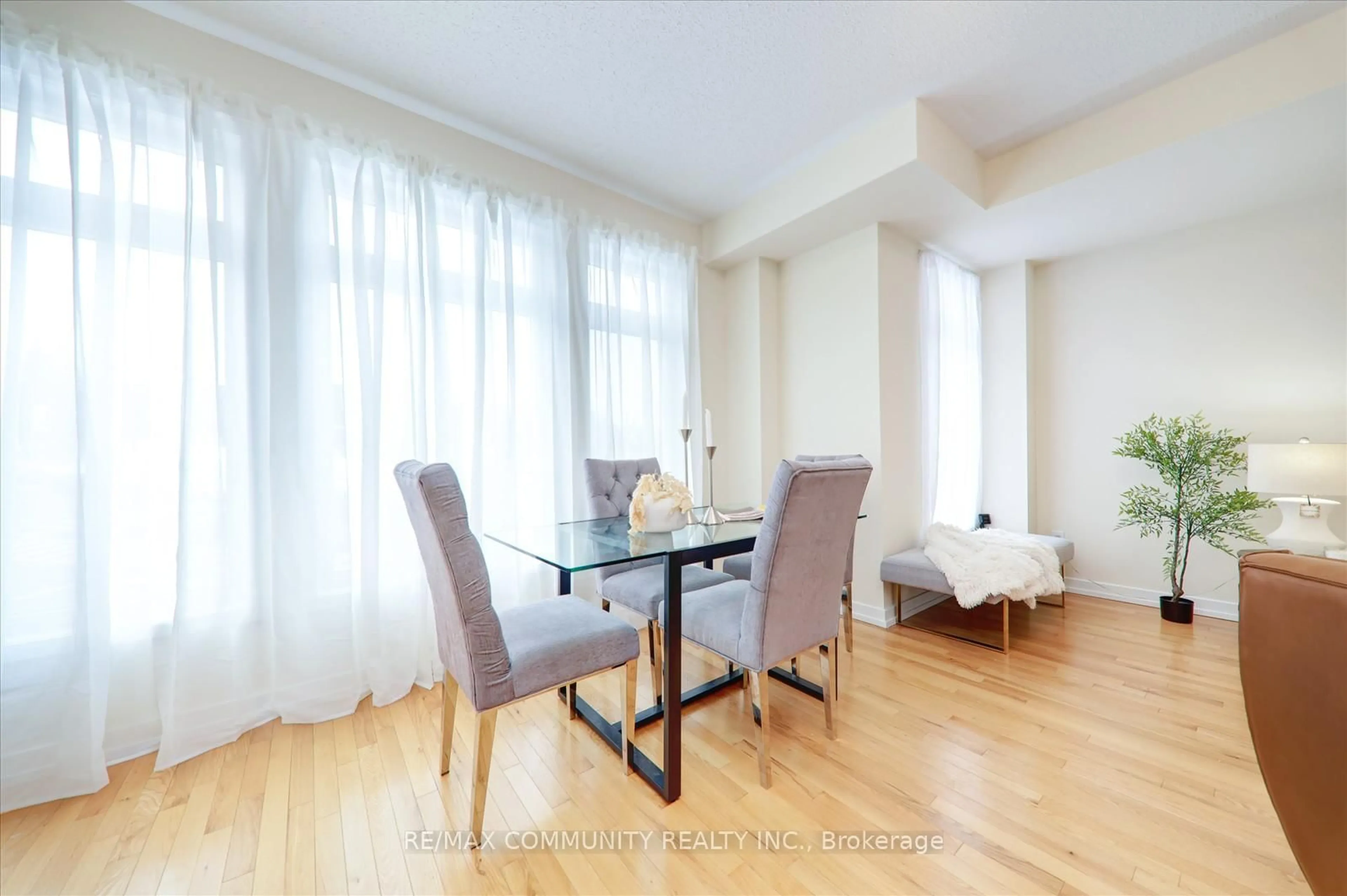Dining room, wood/laminate floor for 1299 Glenanna Rd #10, Pickering Ontario L1V 0C9