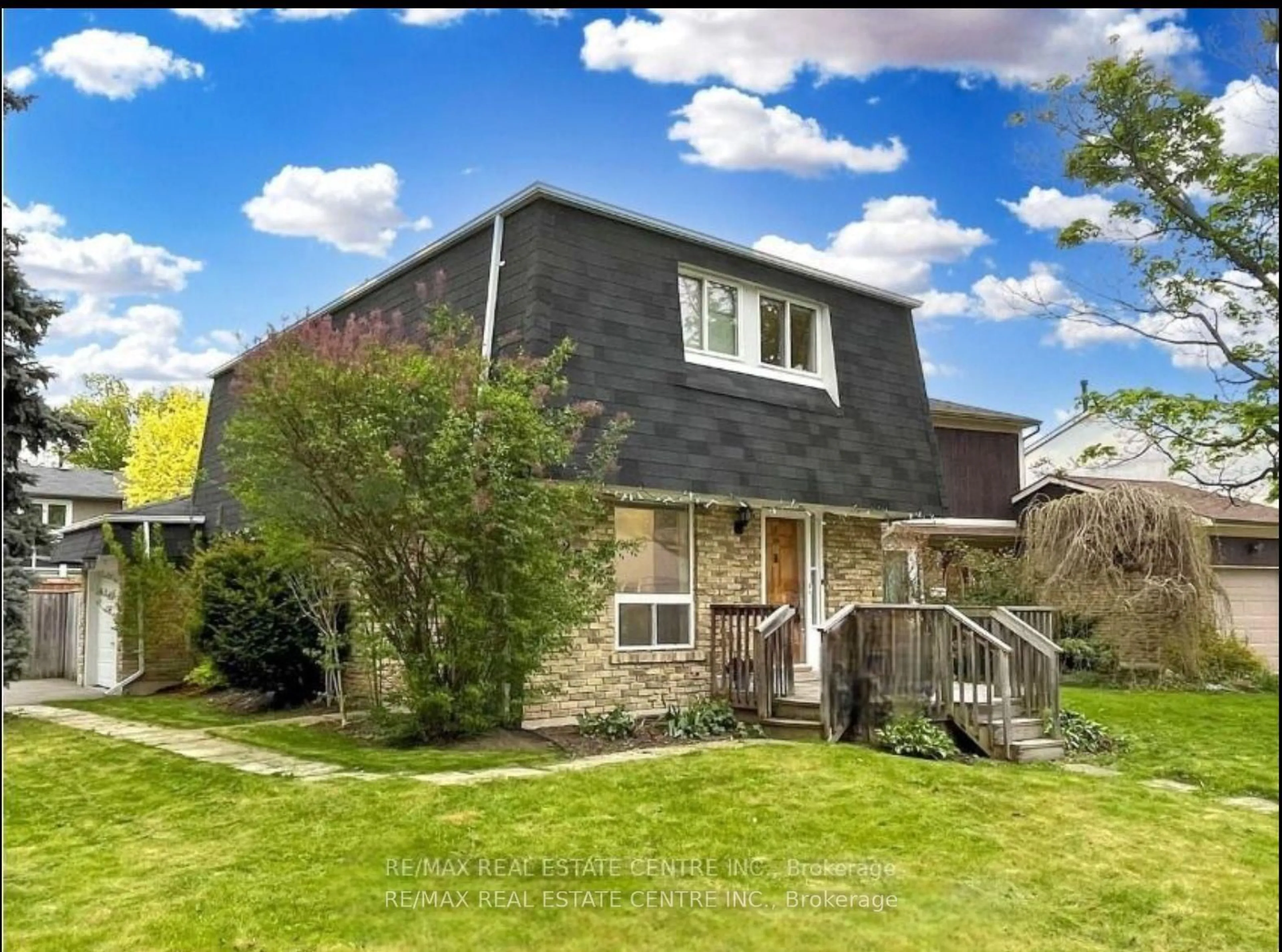 Unknown for 25 Ivanic Crt, Whitby Ontario L1N 6E3