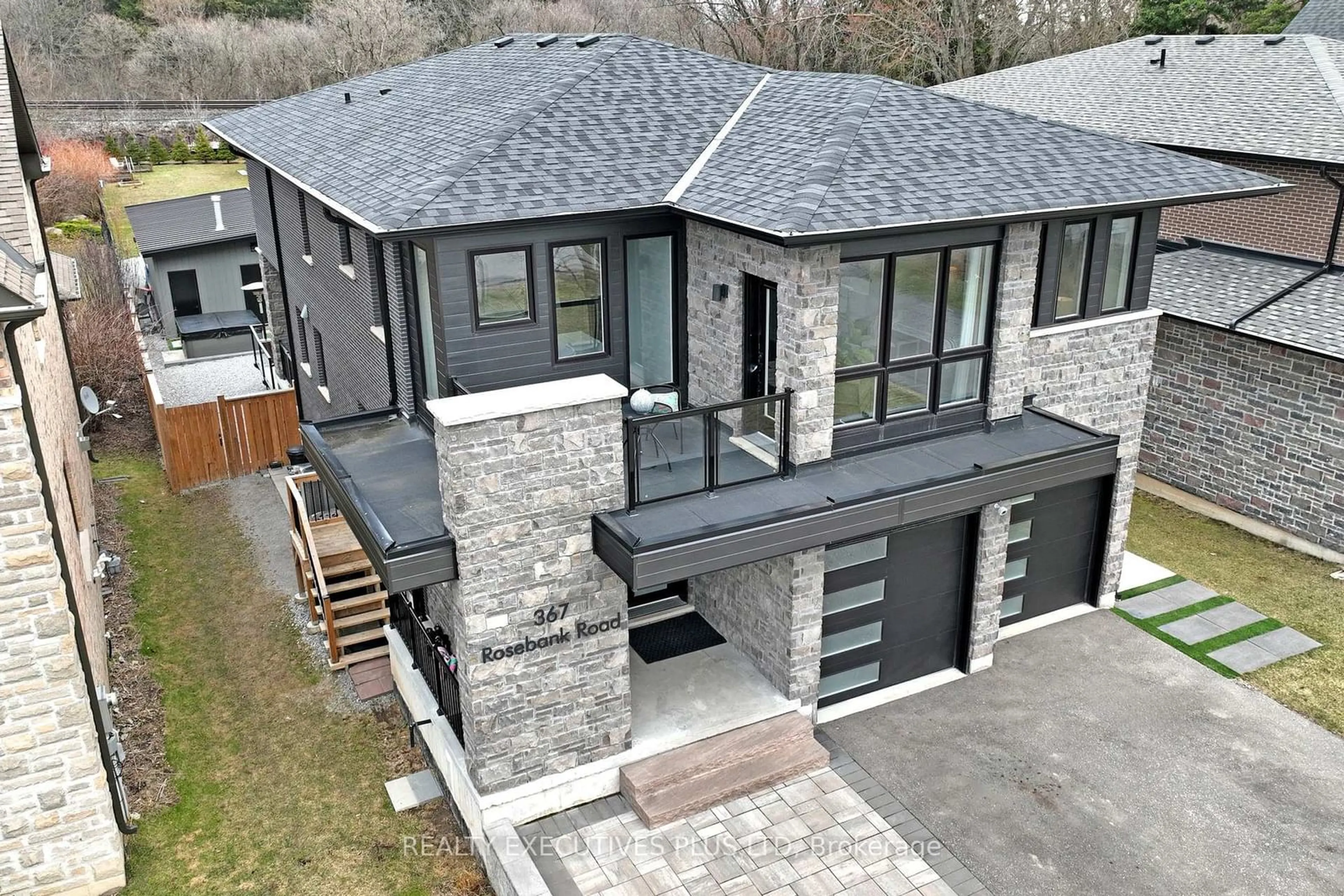 Home with brick exterior material, building for 367 Rosebank Rd, Pickering Ontario L1W 2N3
