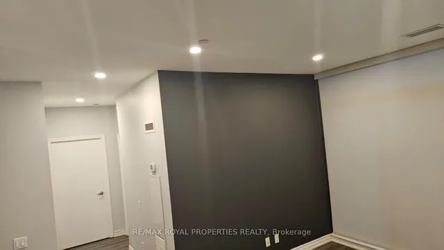 Additional property image - 1328 Birchmount Rd Unit Ph01