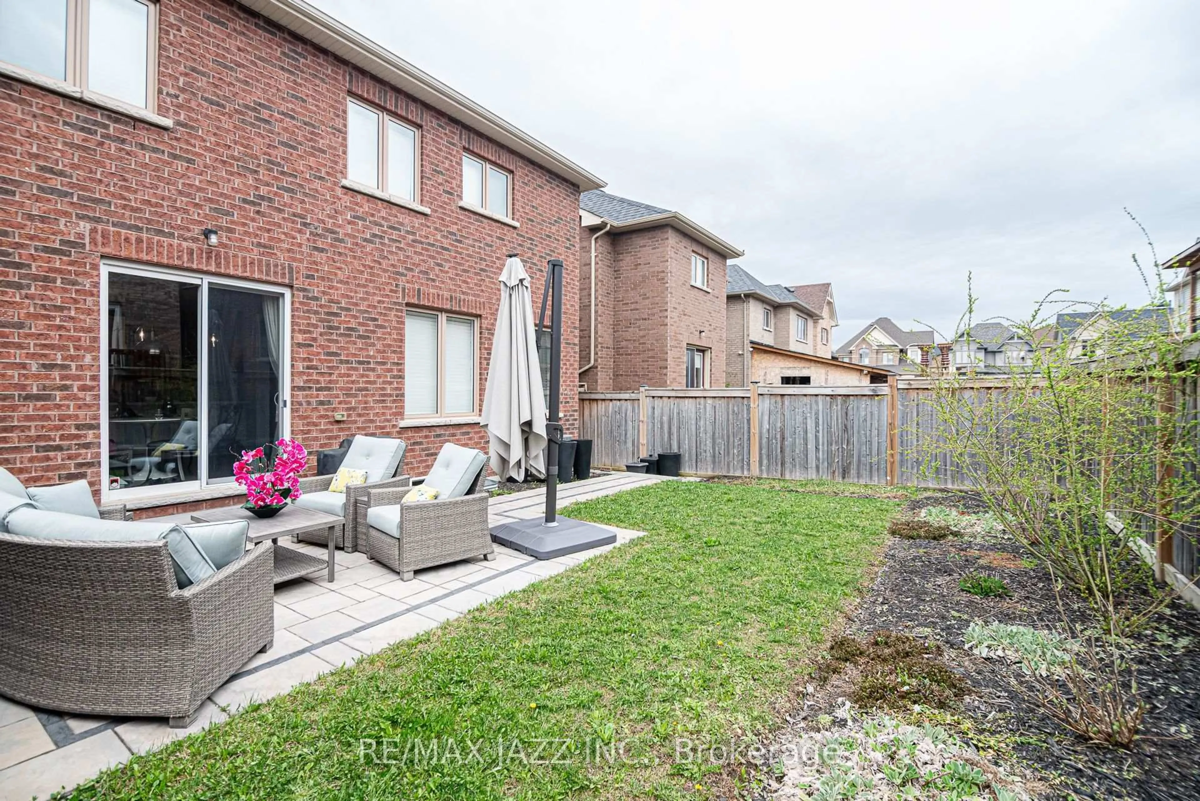 Unknown for 176 Dance Act Ave, Oshawa Ontario L1L 0H4