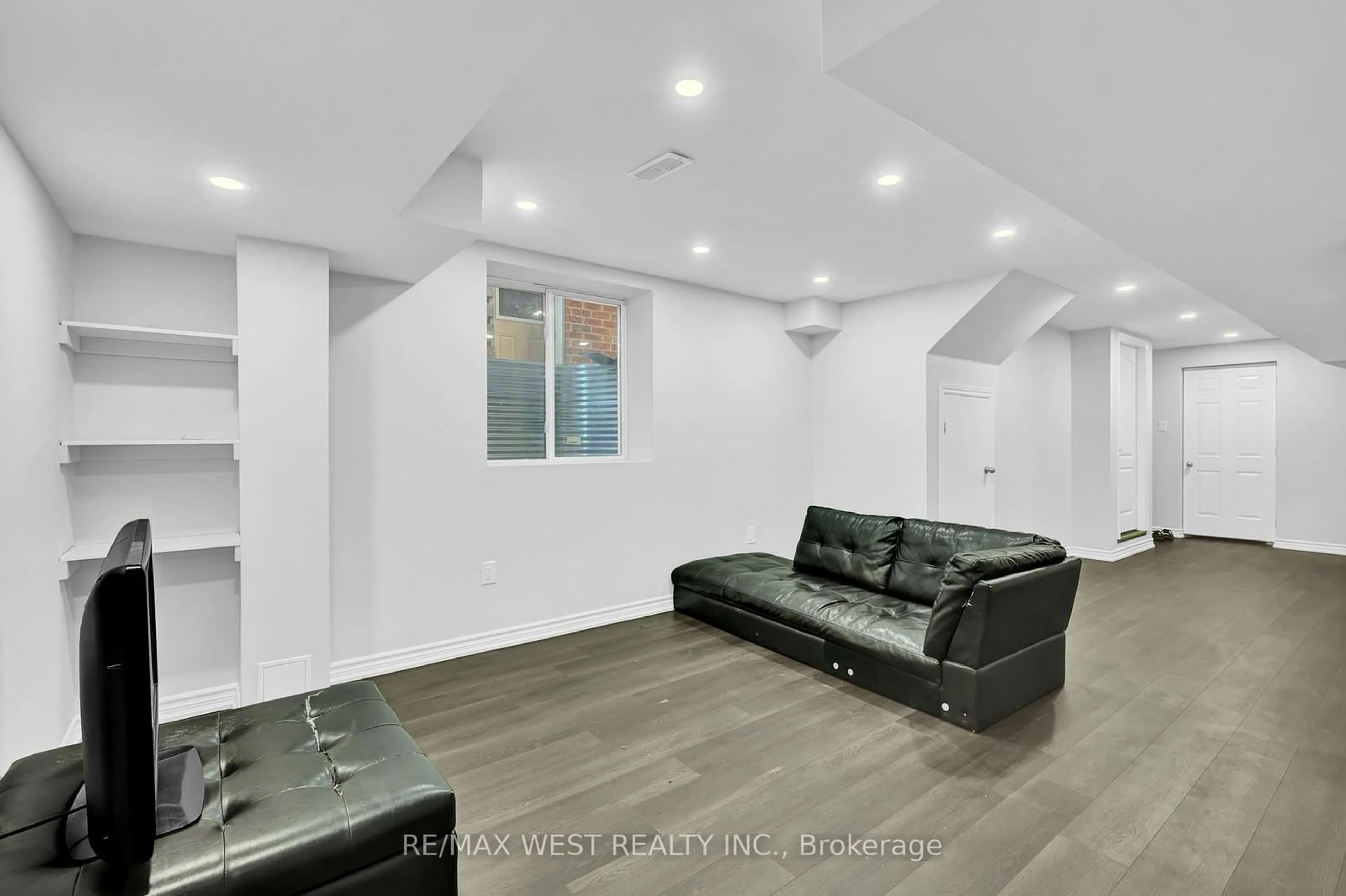 Unknown for 992 Wrenwood Dr, Oshawa Ontario L1K 0V8