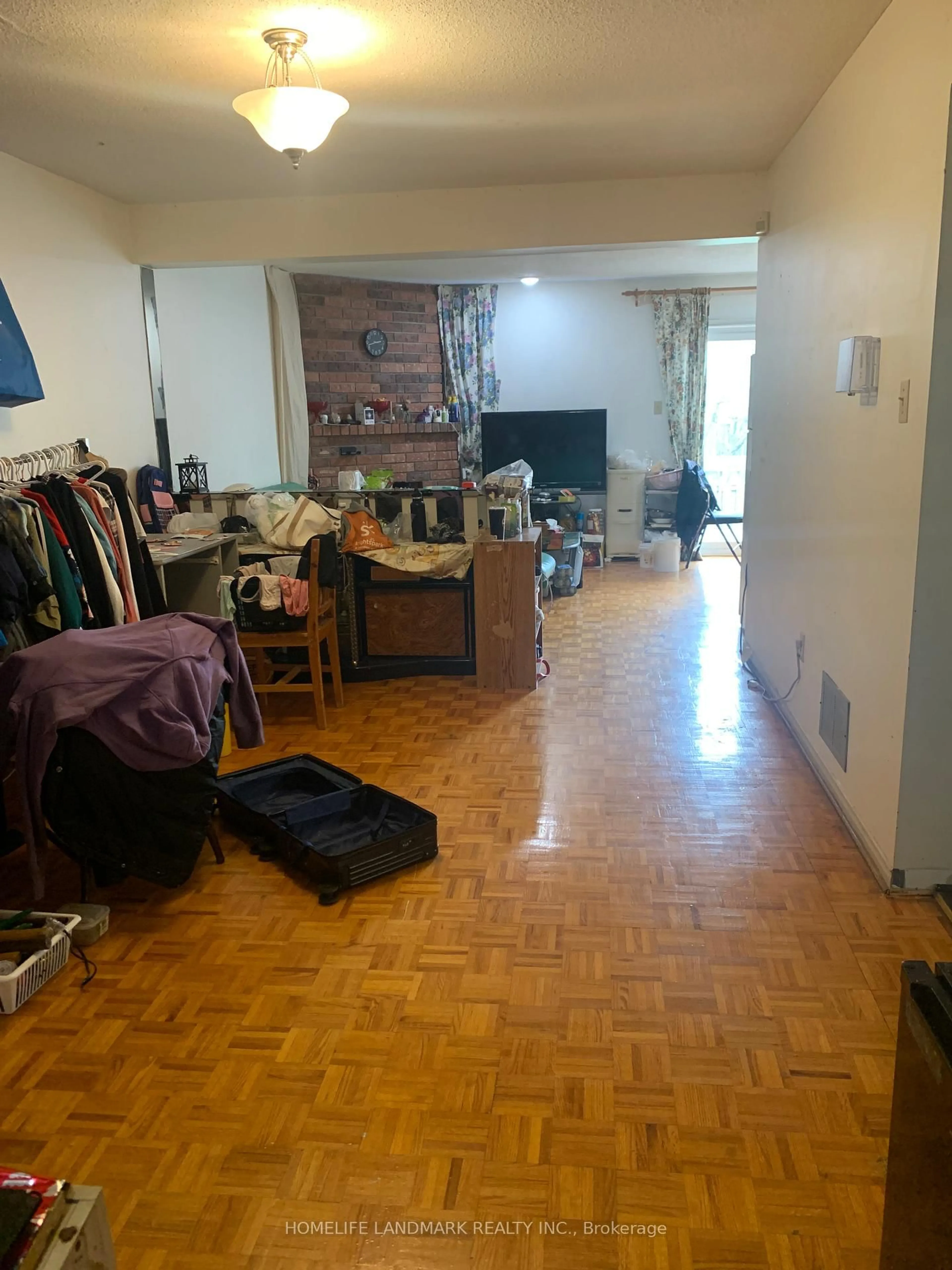 A pic of a room for 19 Frank River Dr, Toronto Ontario M1W 3R9