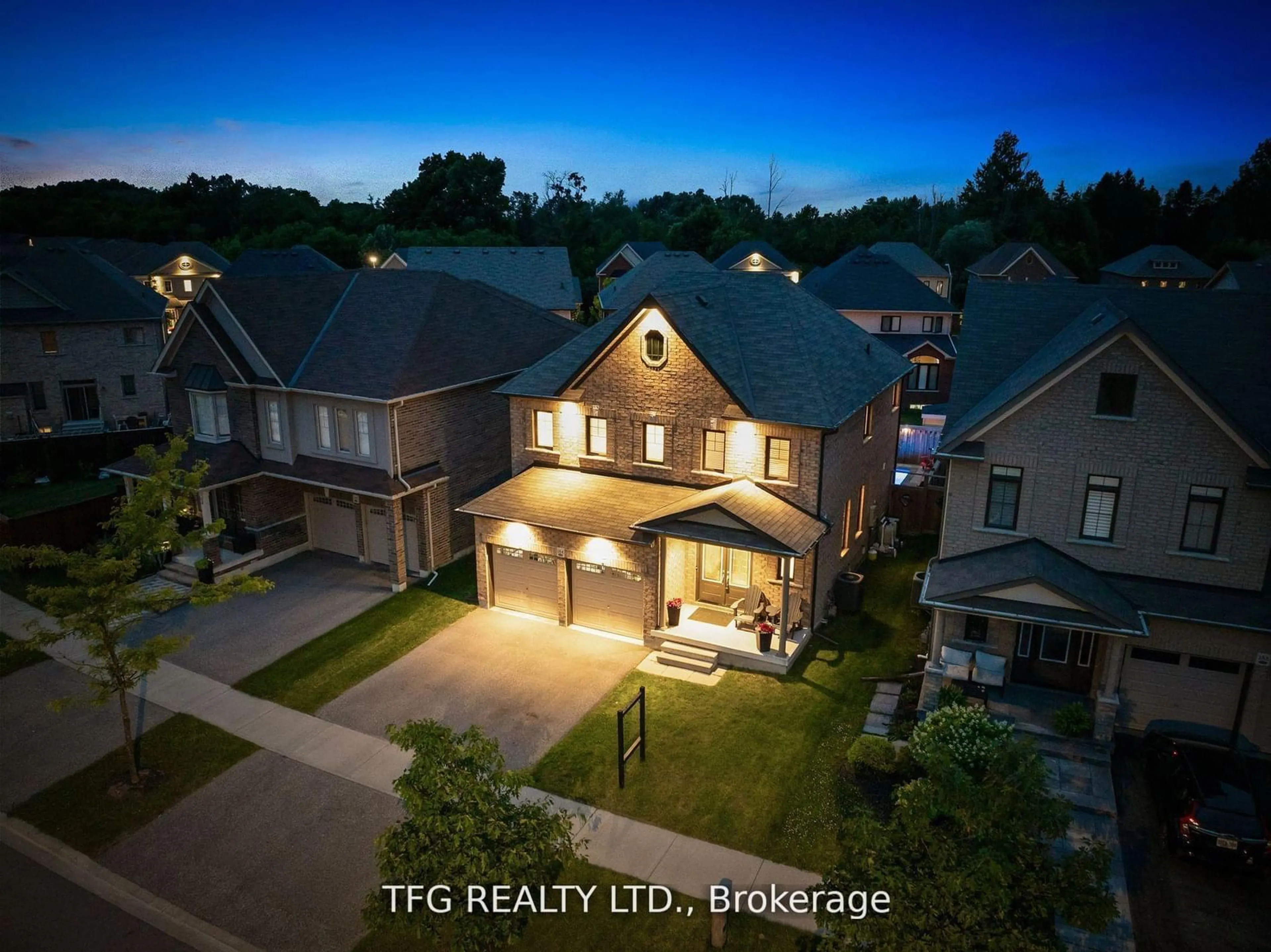 A pic from outside/outdoor area/front of a property/back of a property/a pic from drone, street for 184 Varcoe Rd, Clarington Ontario L1E 0J1