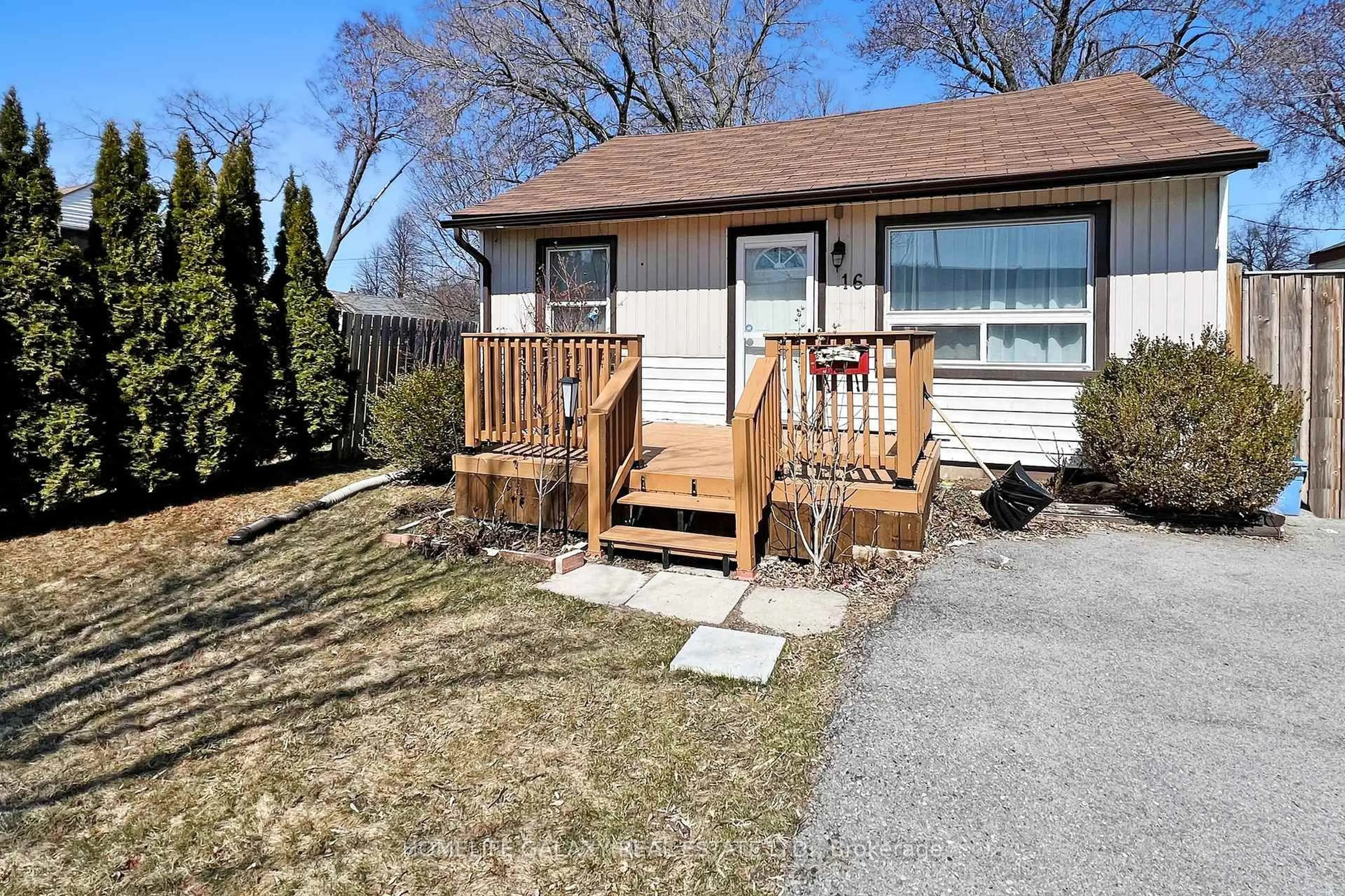 Patio, street for 16 Queen St, Ajax Ontario L1S 1S4