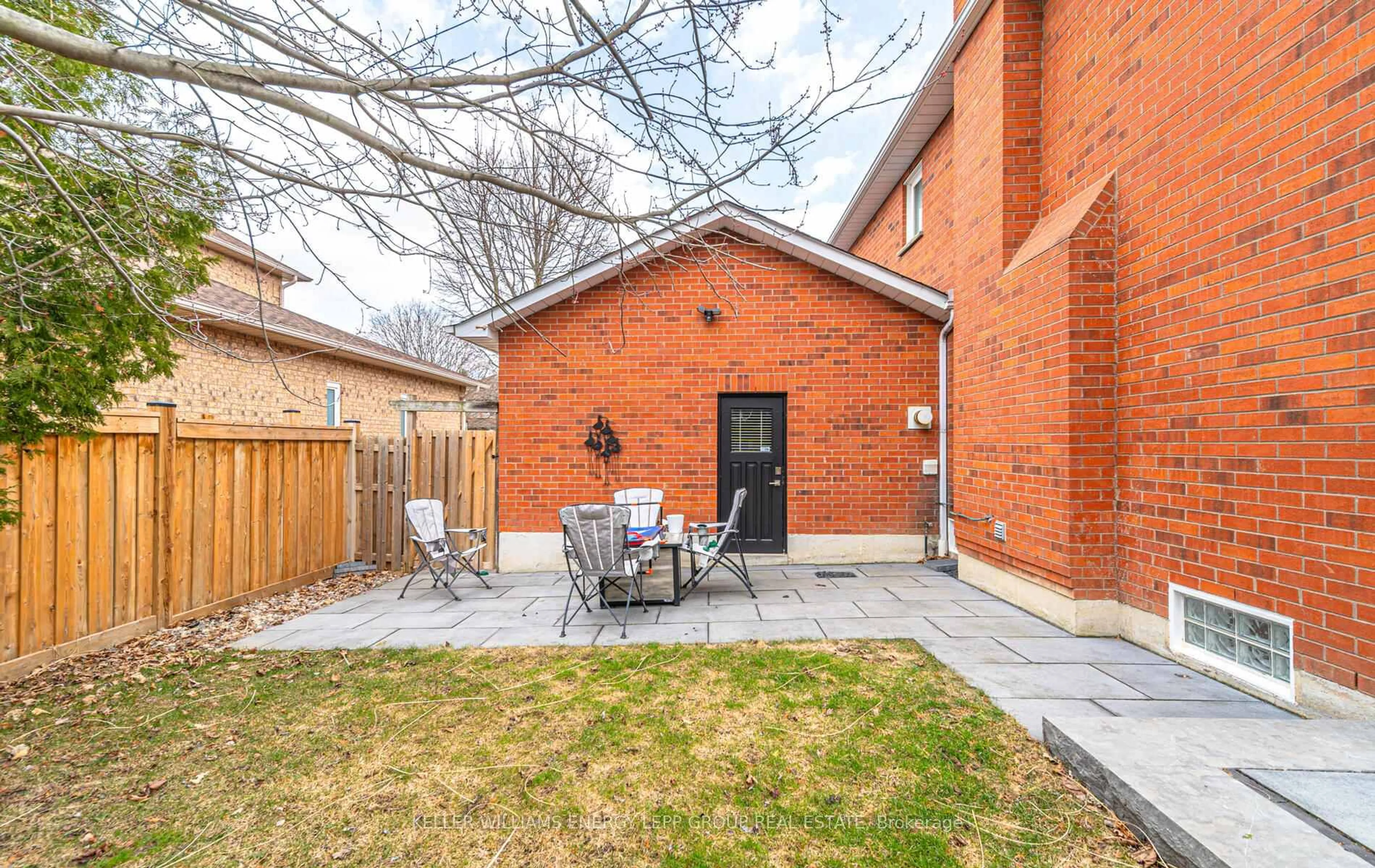 Patio, street for 12 O'malley Cres, Whitby Ontario L1R 2B5