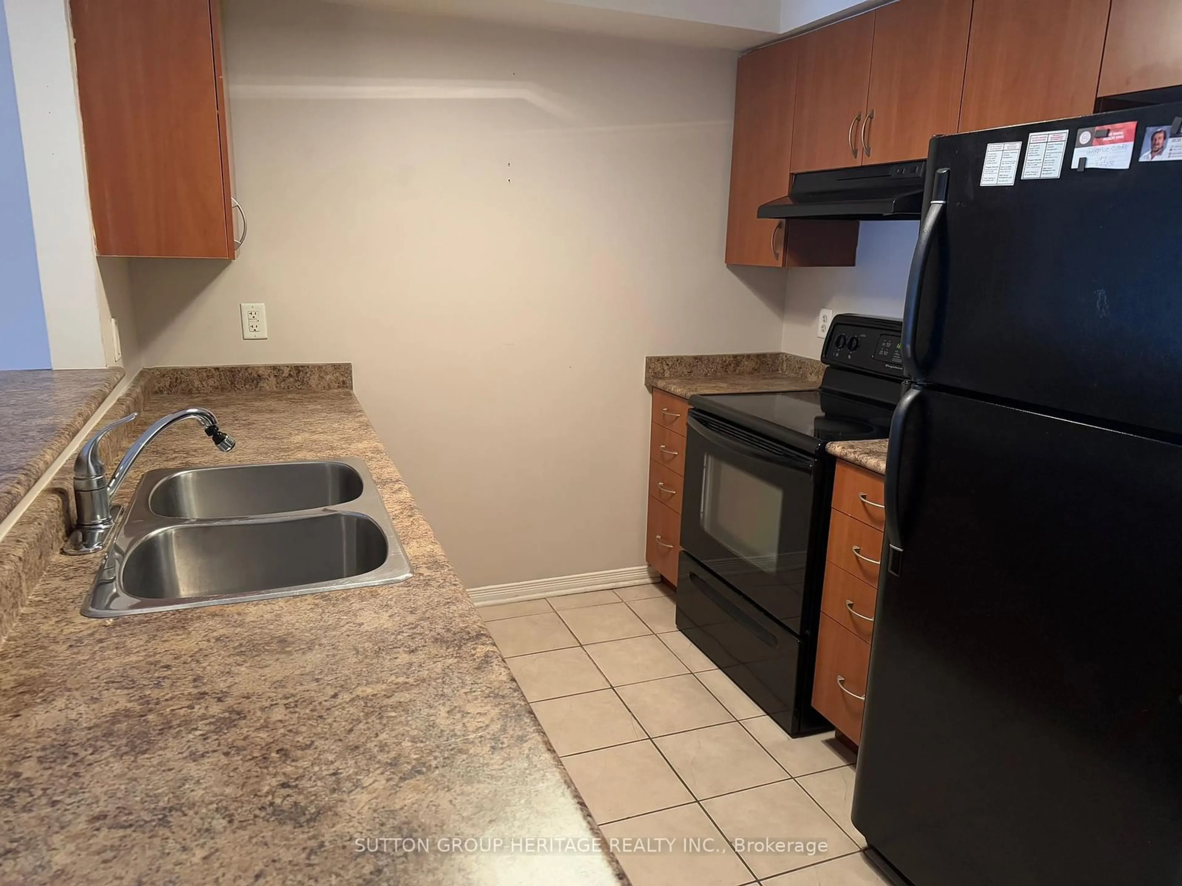 Standard kitchen, floor is not visible for 4 Petra Way #2, Whitby Ontario L1R 0A6