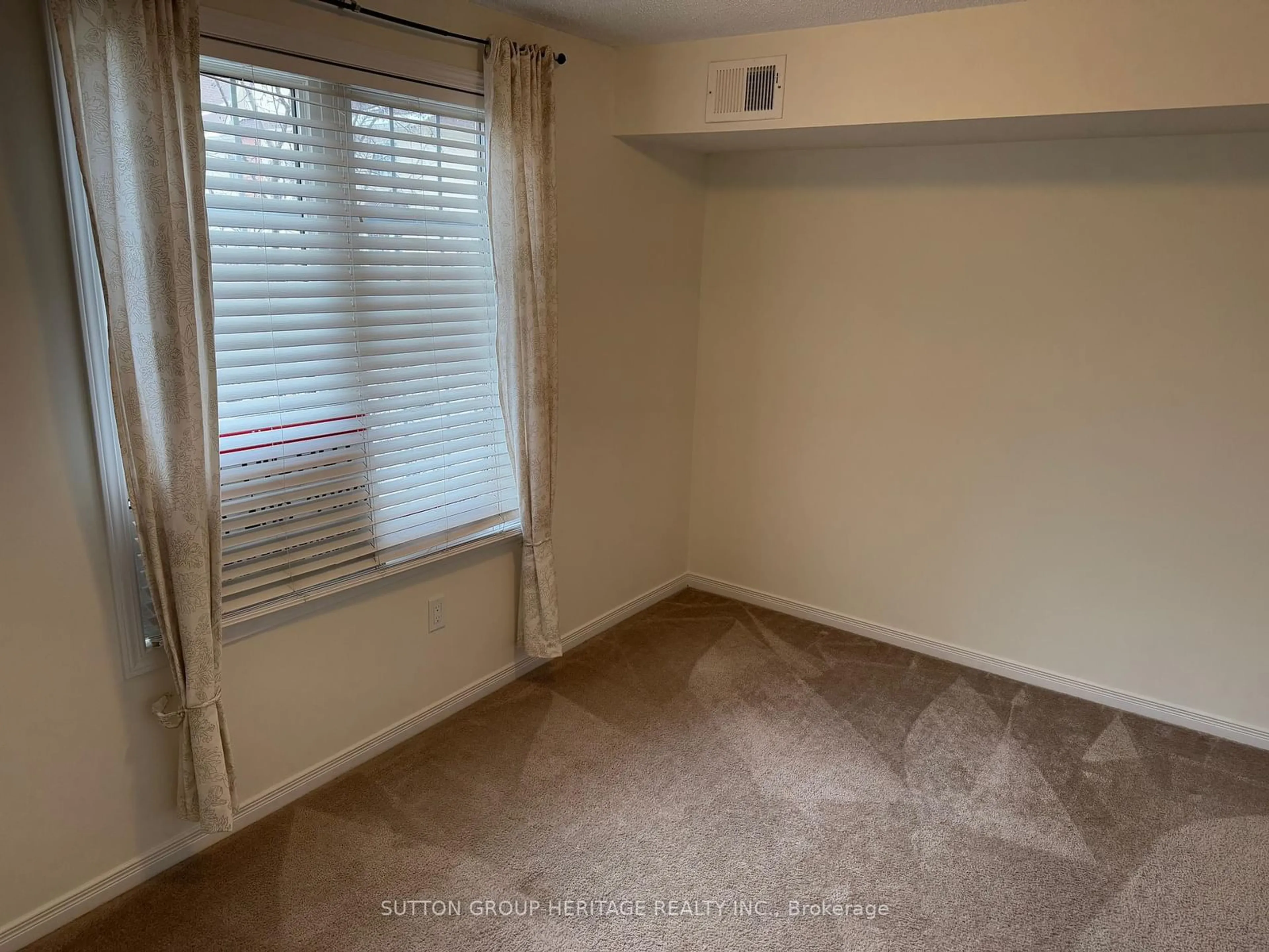 A pic of a room for 4 Petra Way #2, Whitby Ontario L1R 0A6