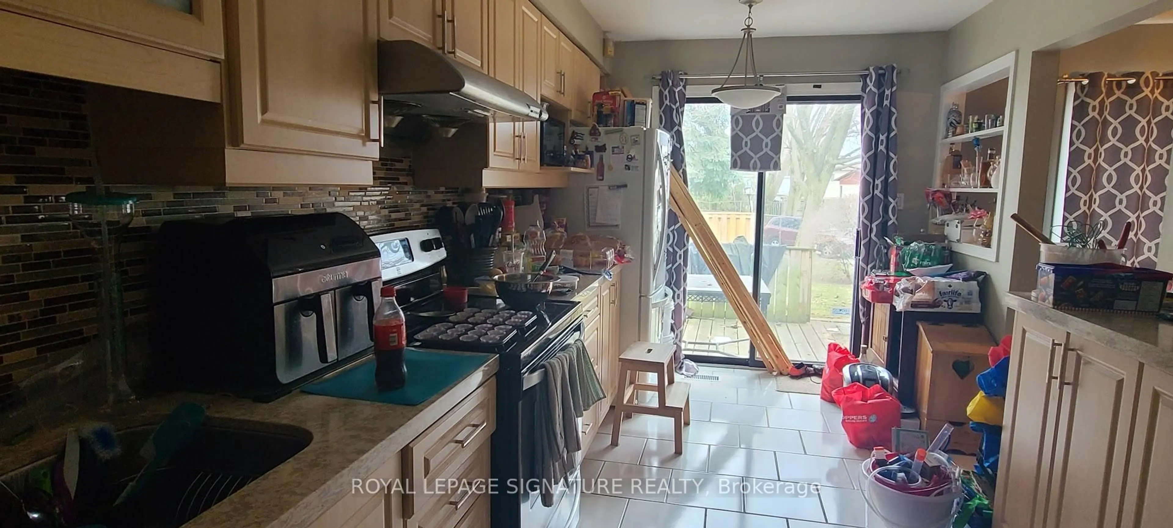 Unknown for 44 Parker Cres, Ajax Ontario L1S 3R5