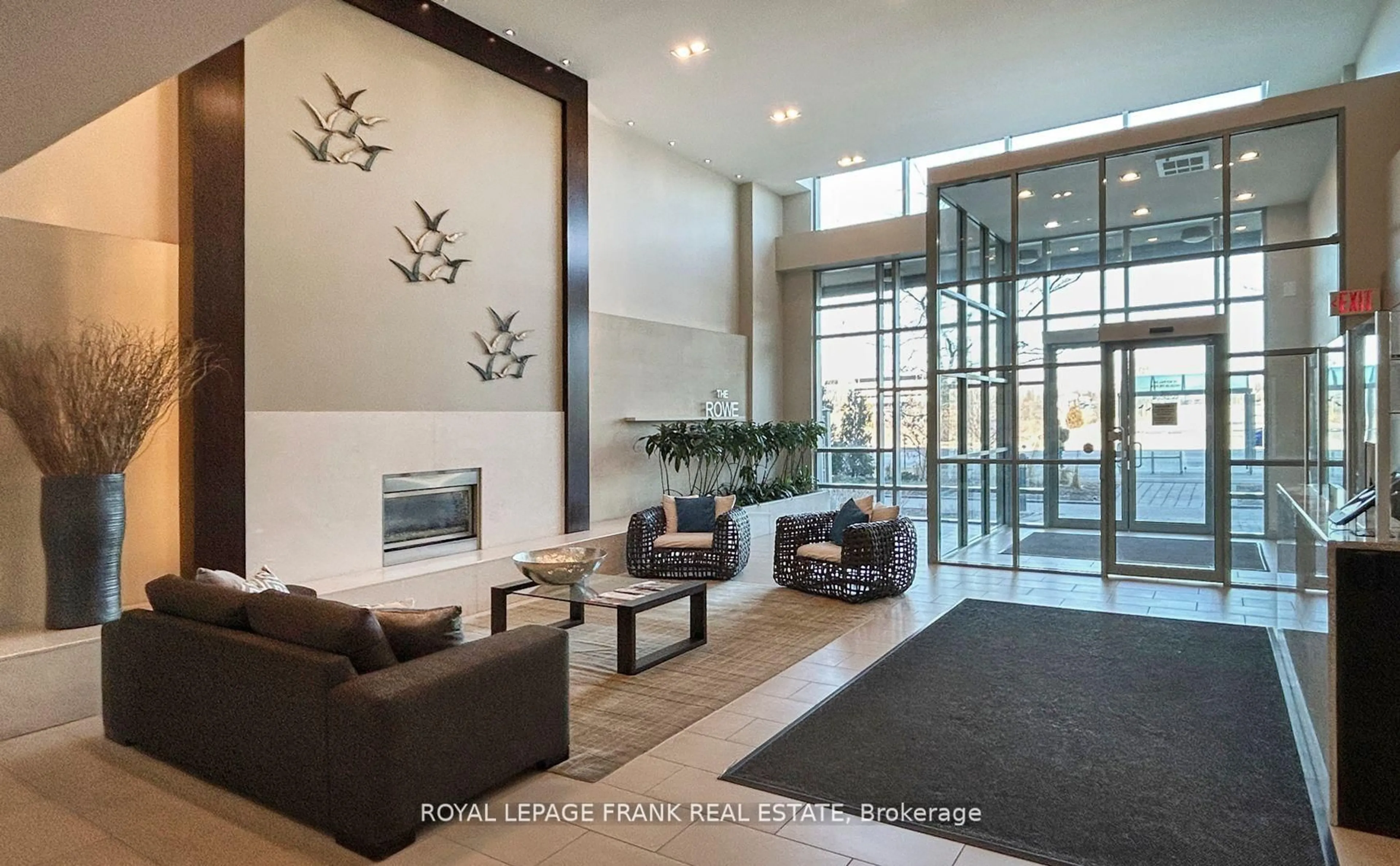 Indoor foyer for 1600 Charles St #101, Whitby Ontario L1N 0G4
