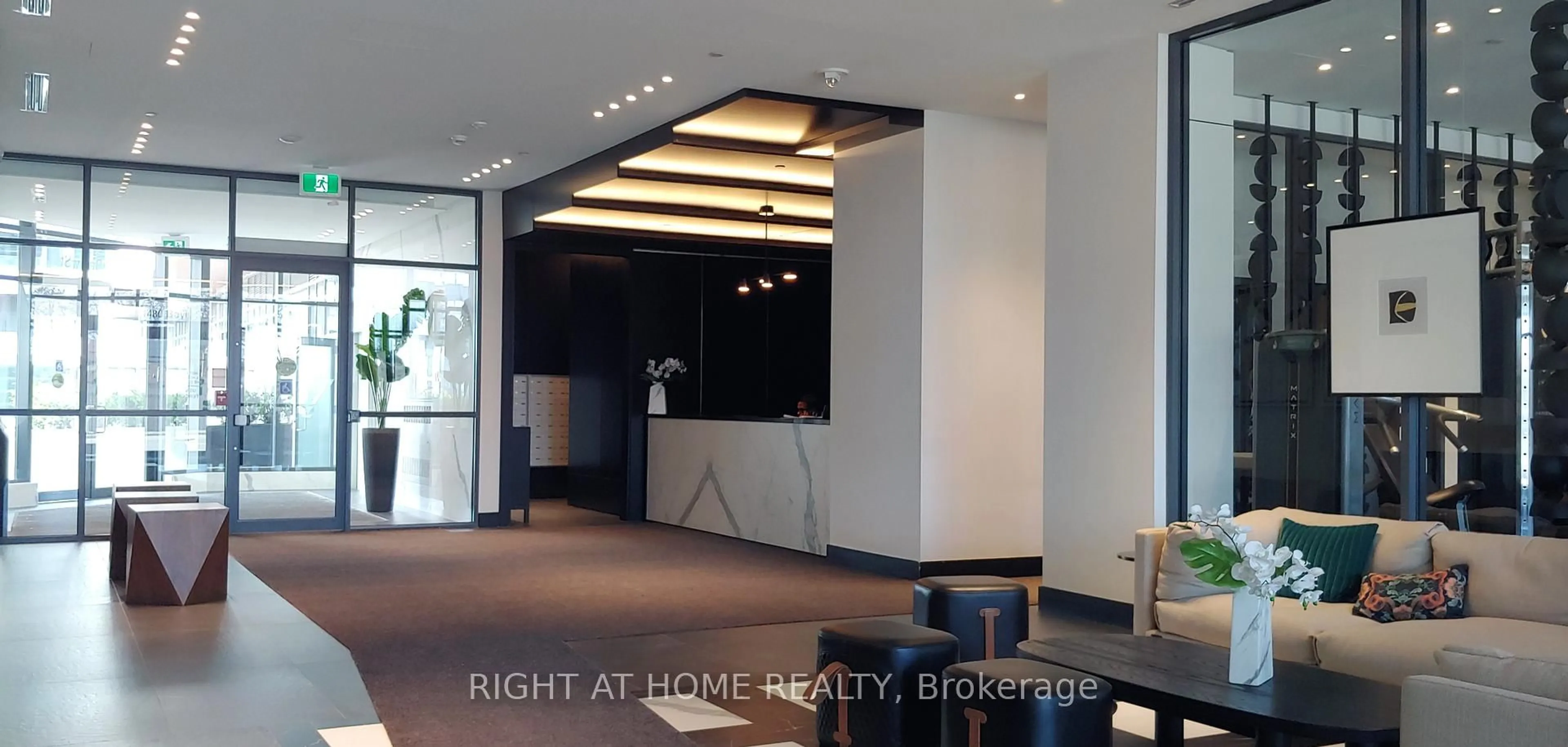 Indoor foyer for 1480 Bayly St #1007, Pickering Ontario L1W 0C2