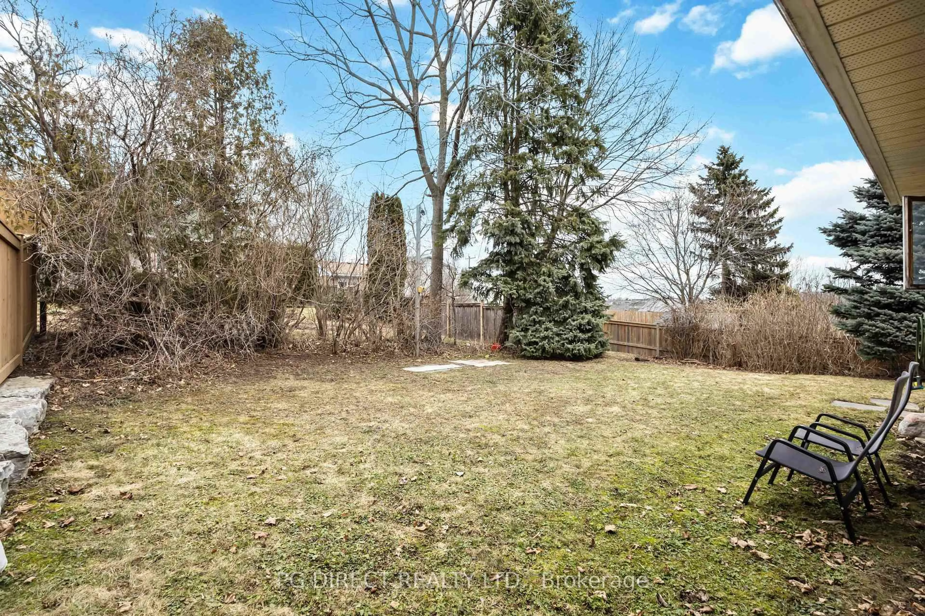Patio, forest/trees view for 38 Orchard Rd, Scugog Ontario L9L 1G6