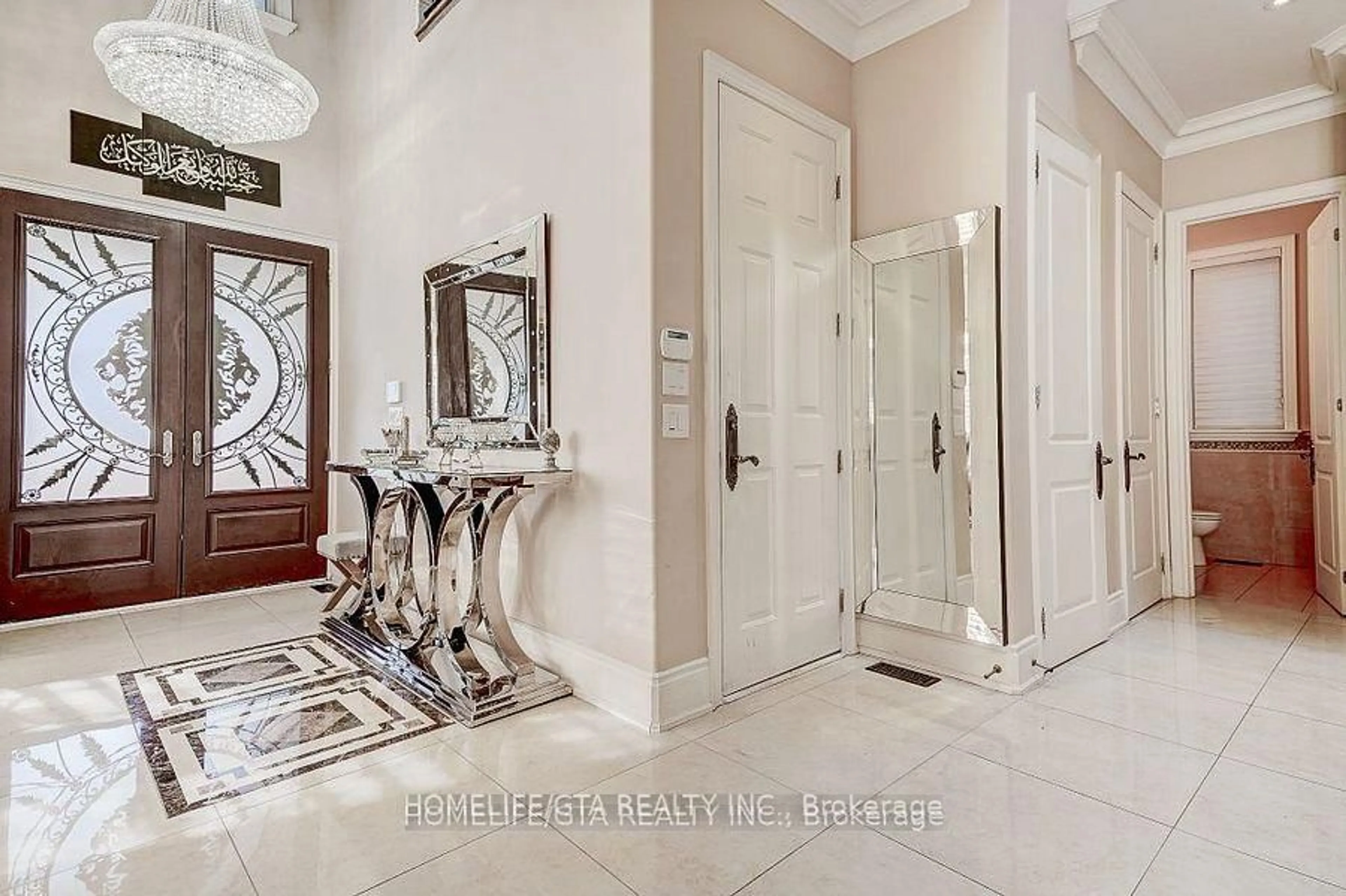 Indoor entryway for 1 Gordon Ave, Toronto Ontario M1S 1A6