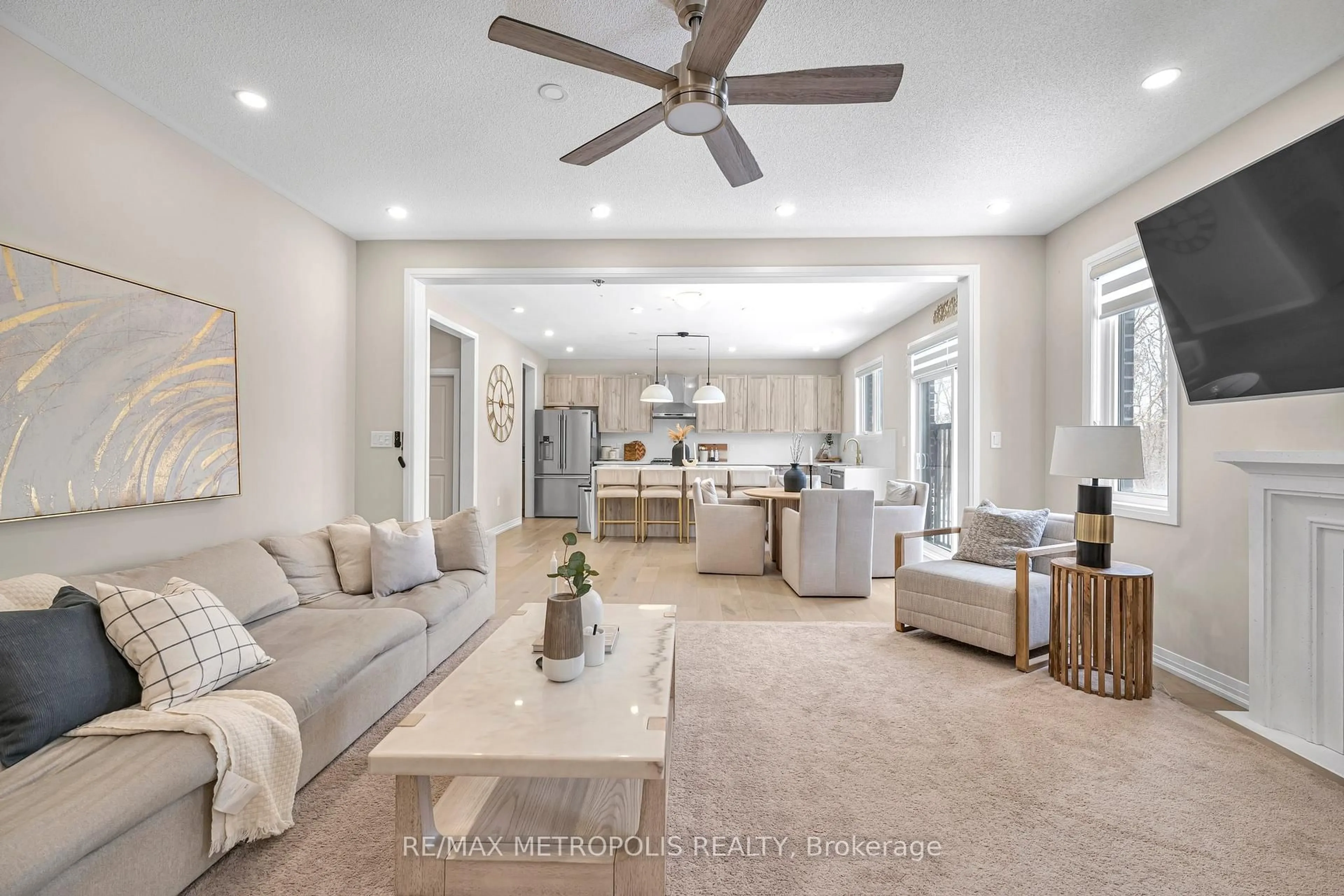 Open concept kitchen, unknown for 37 Fruitful Cres, Whitby Ontario L1P 0N3