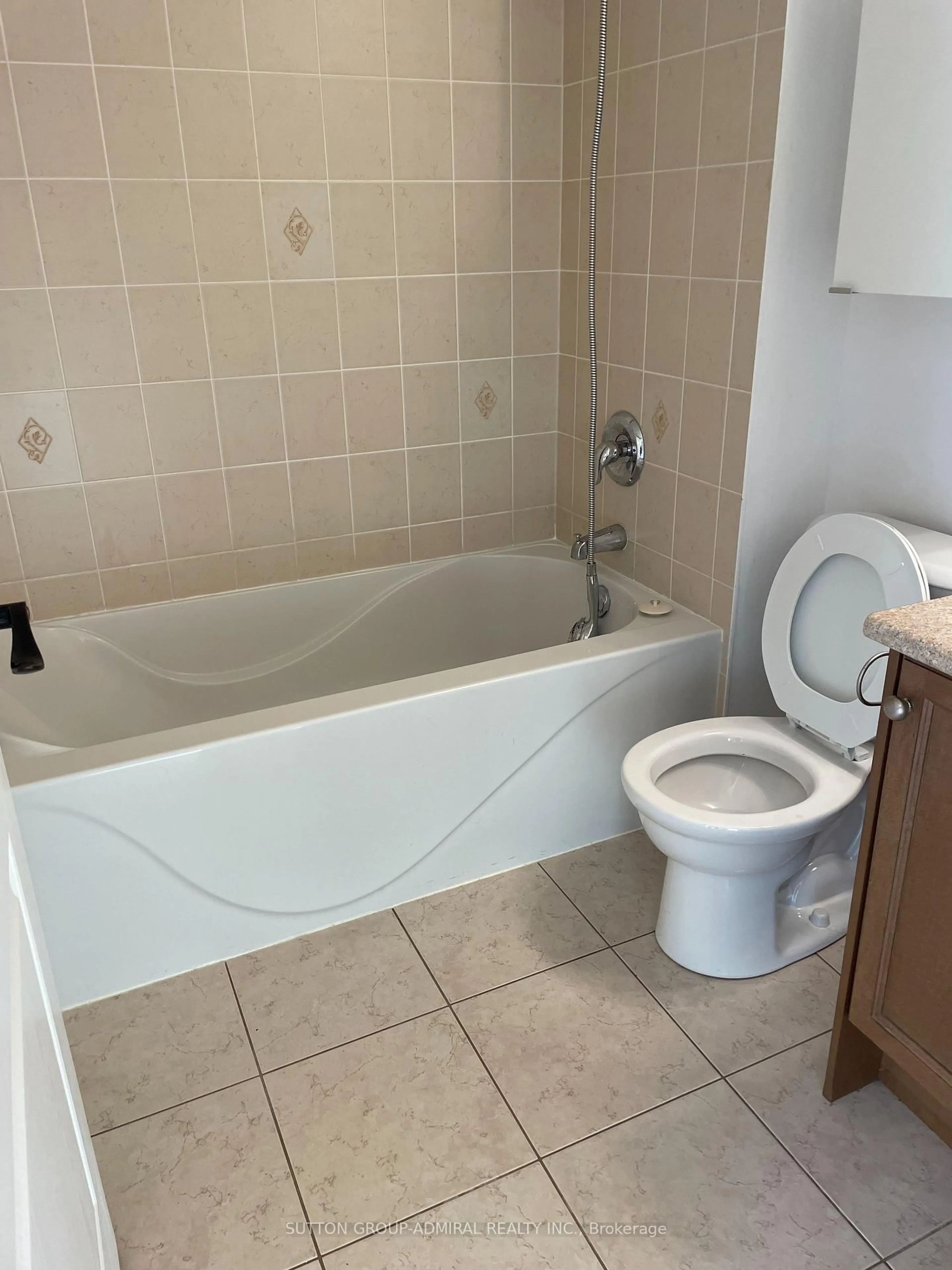 Standard bathroom, unknown for 647 Warden Ave #4, Toronto Ontario M1L 0E7