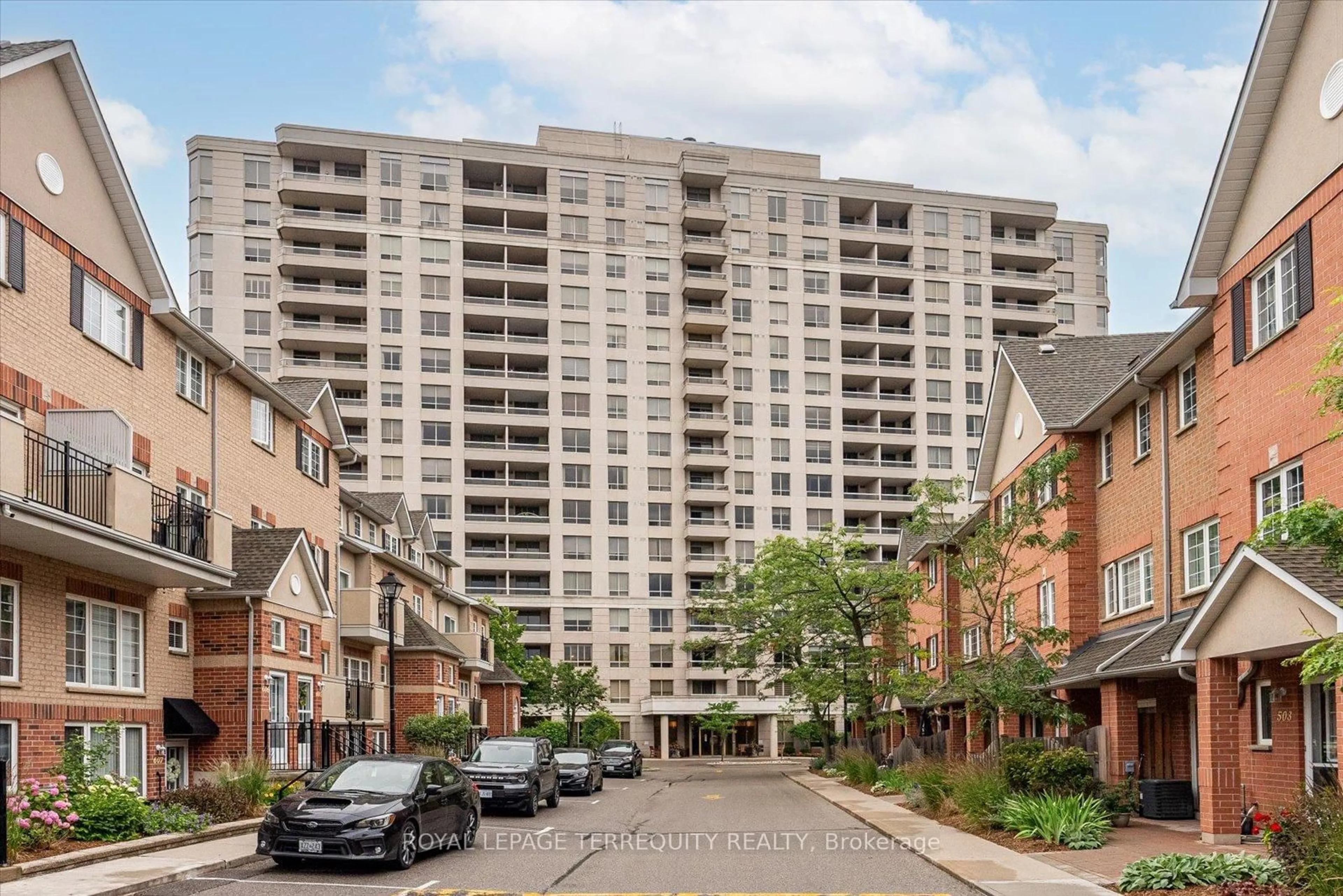 A pic from outside/outdoor area/front of a property/back of a property/a pic from drone, street for 1000 The Esplanade N/A #316, Pickering Ontario L1V 6V4