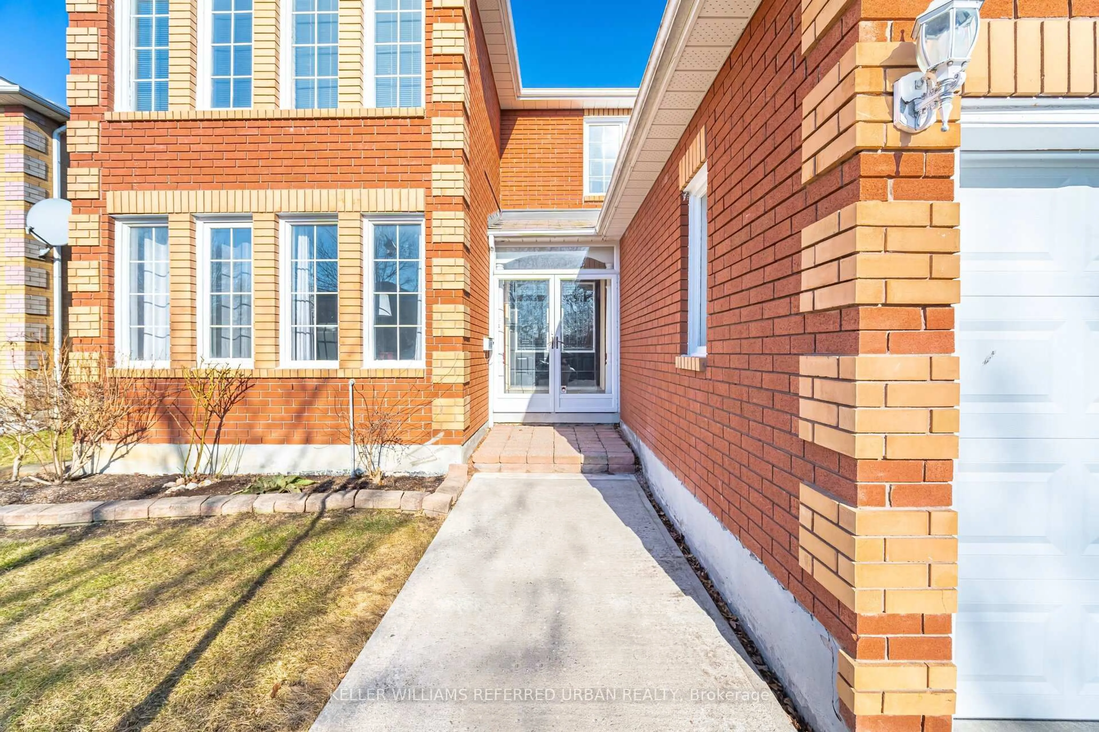 Home with brick exterior material, street for 7 Holmes Cres, Ajax Ontario L1T 3R6