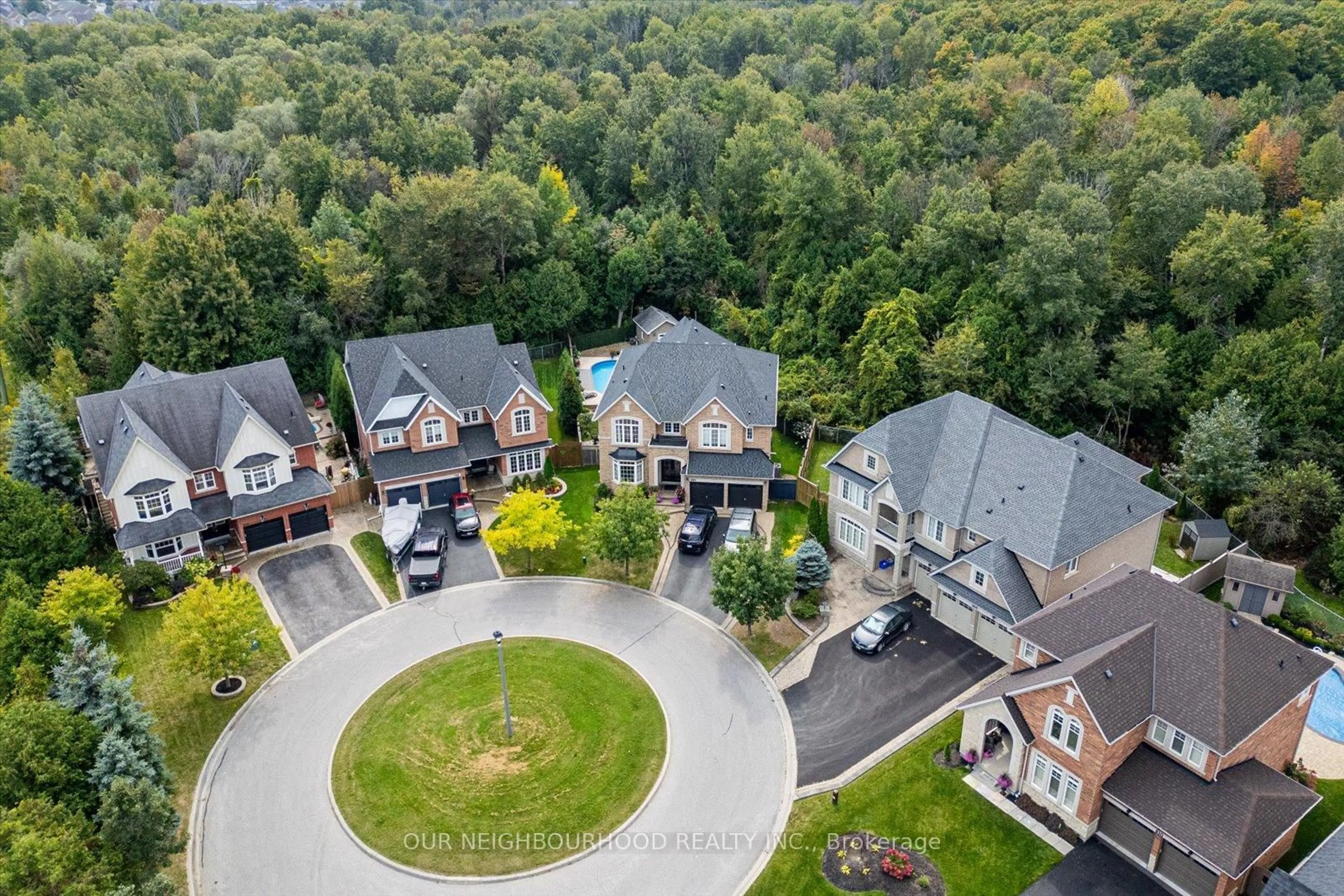 A pic from outside/outdoor area/front of a property/back of a property/a pic from drone, unknown for 794 Hanmore Crt, Oshawa Ontario L1K 0C5