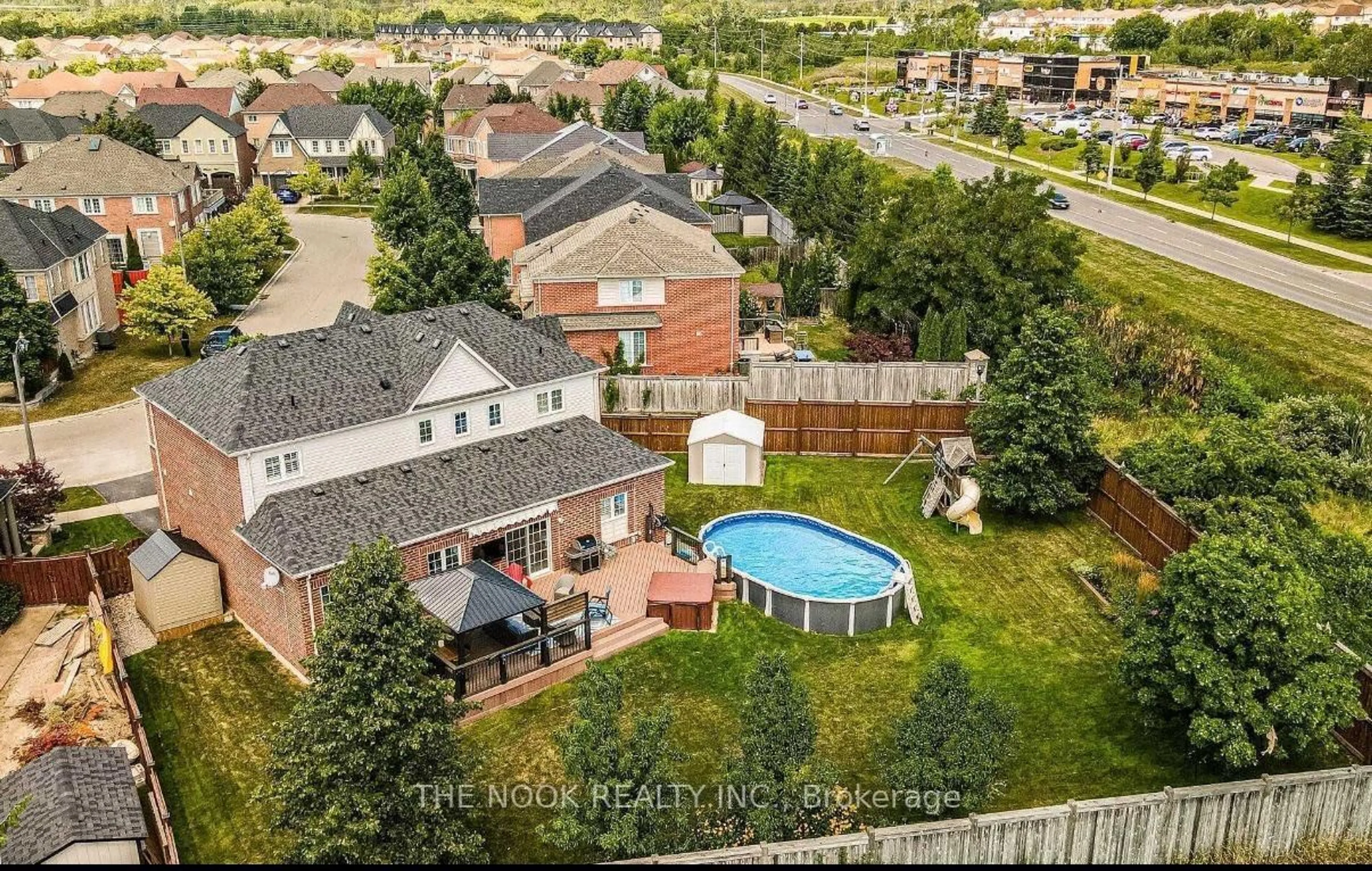 A pic from outside/outdoor area/front of a property/back of a property/a pic from drone, unknown for 46 Peacock Cres, Ajax Ontario L1T 0C5