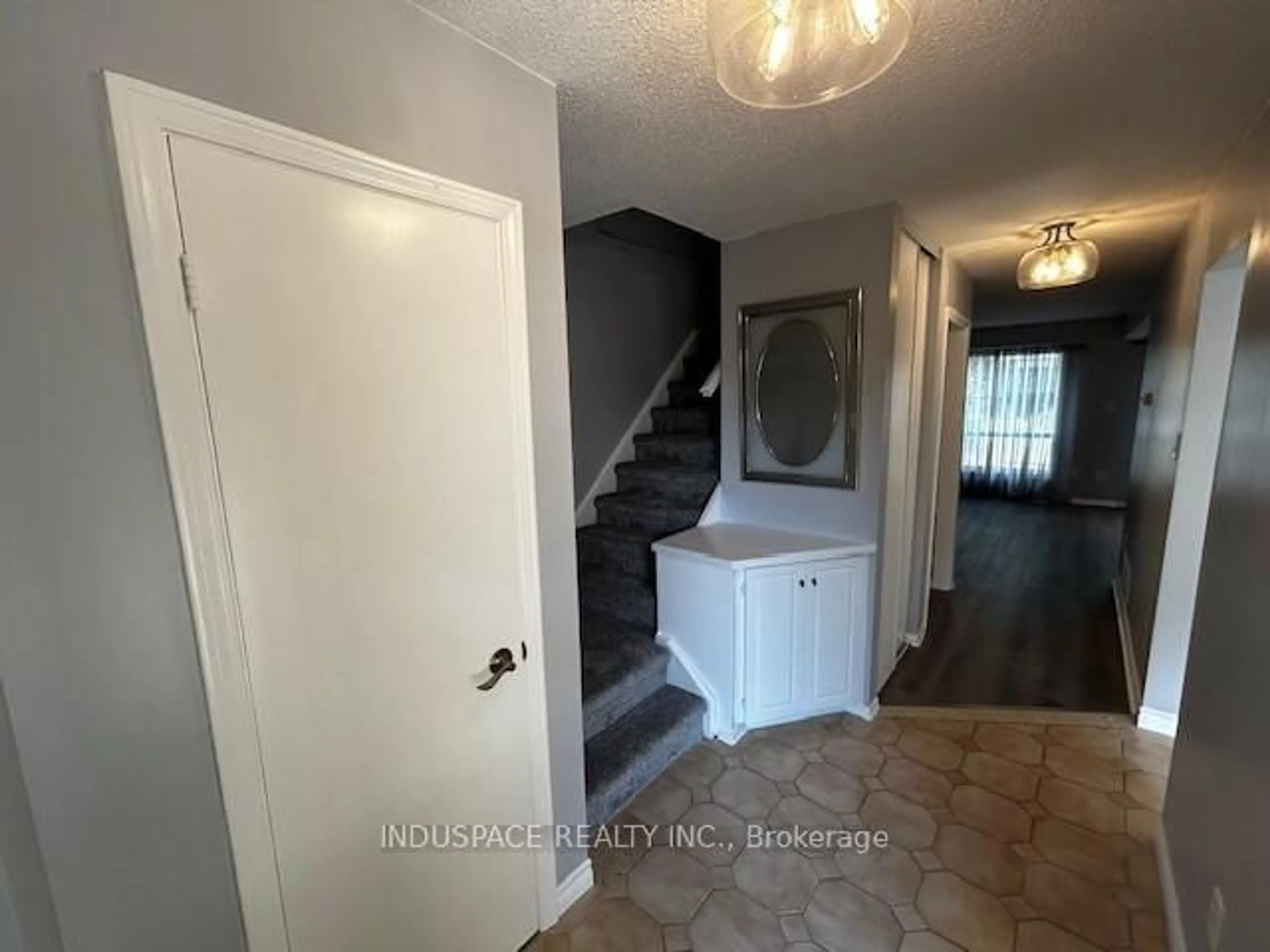 Indoor entryway for 45 Granada Cres, Toronto Ontario M1B 2H6
