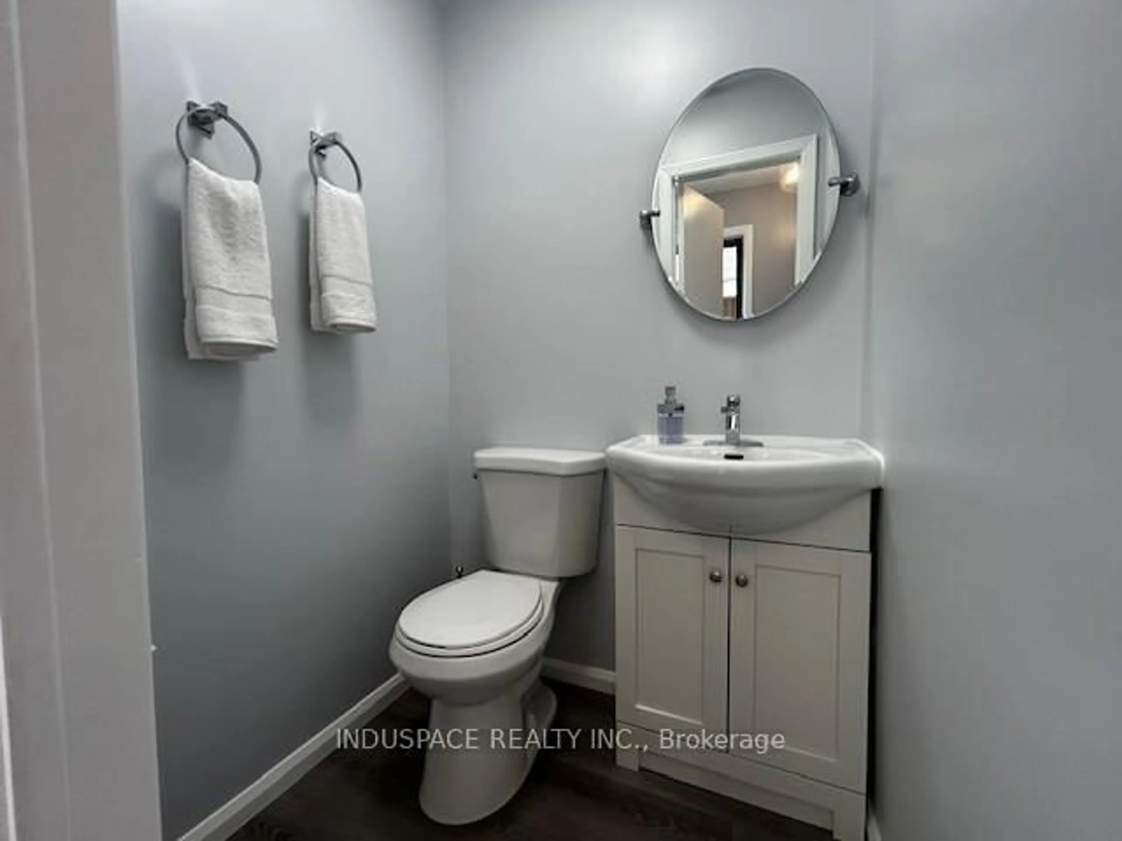 Standard bathroom, ceramic/tile floor for 45 Granada Cres, Toronto Ontario M1B 2H6
