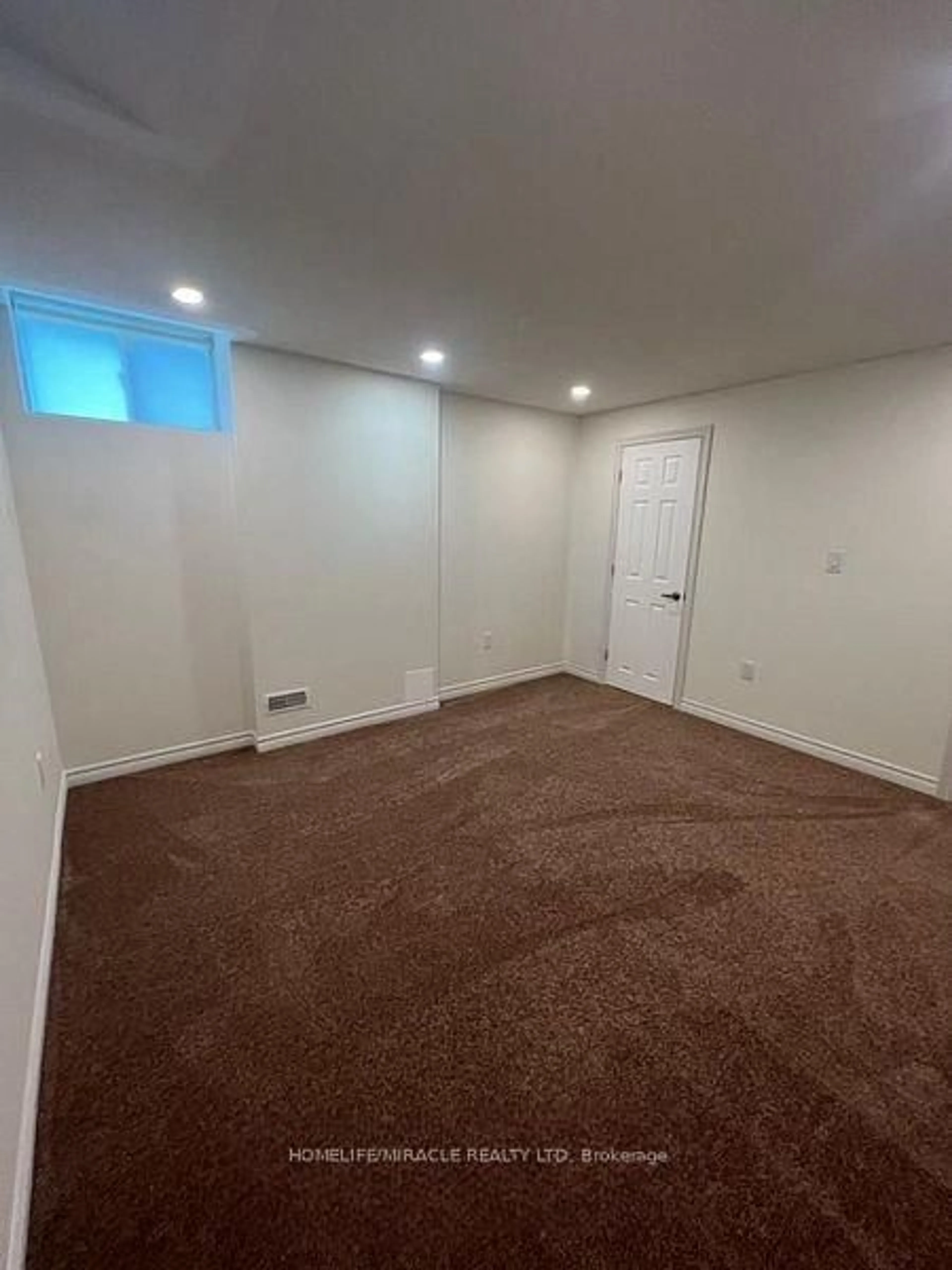 A pic of a room for 1210 Shankel Rd, Oshawa Ontario L1K 3G2