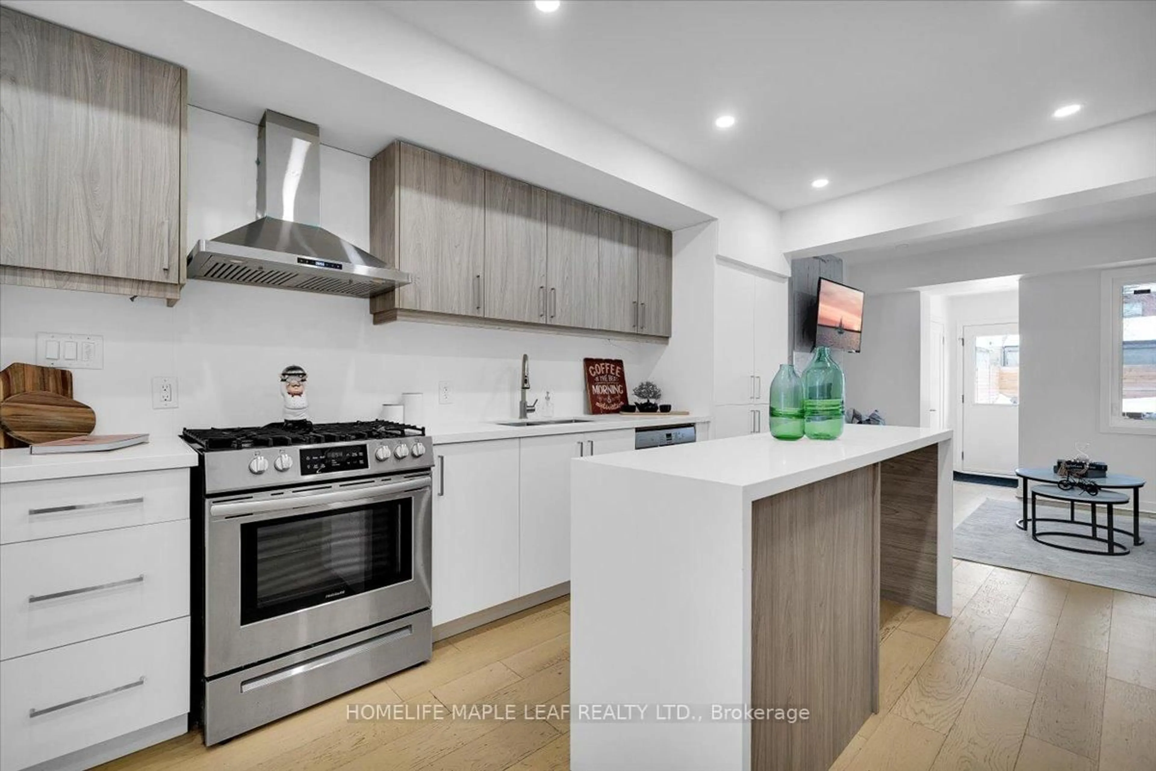 Contemporary kitchen, unknown for 386 Coxwell Ave, Toronto Ontario M4L 3B7