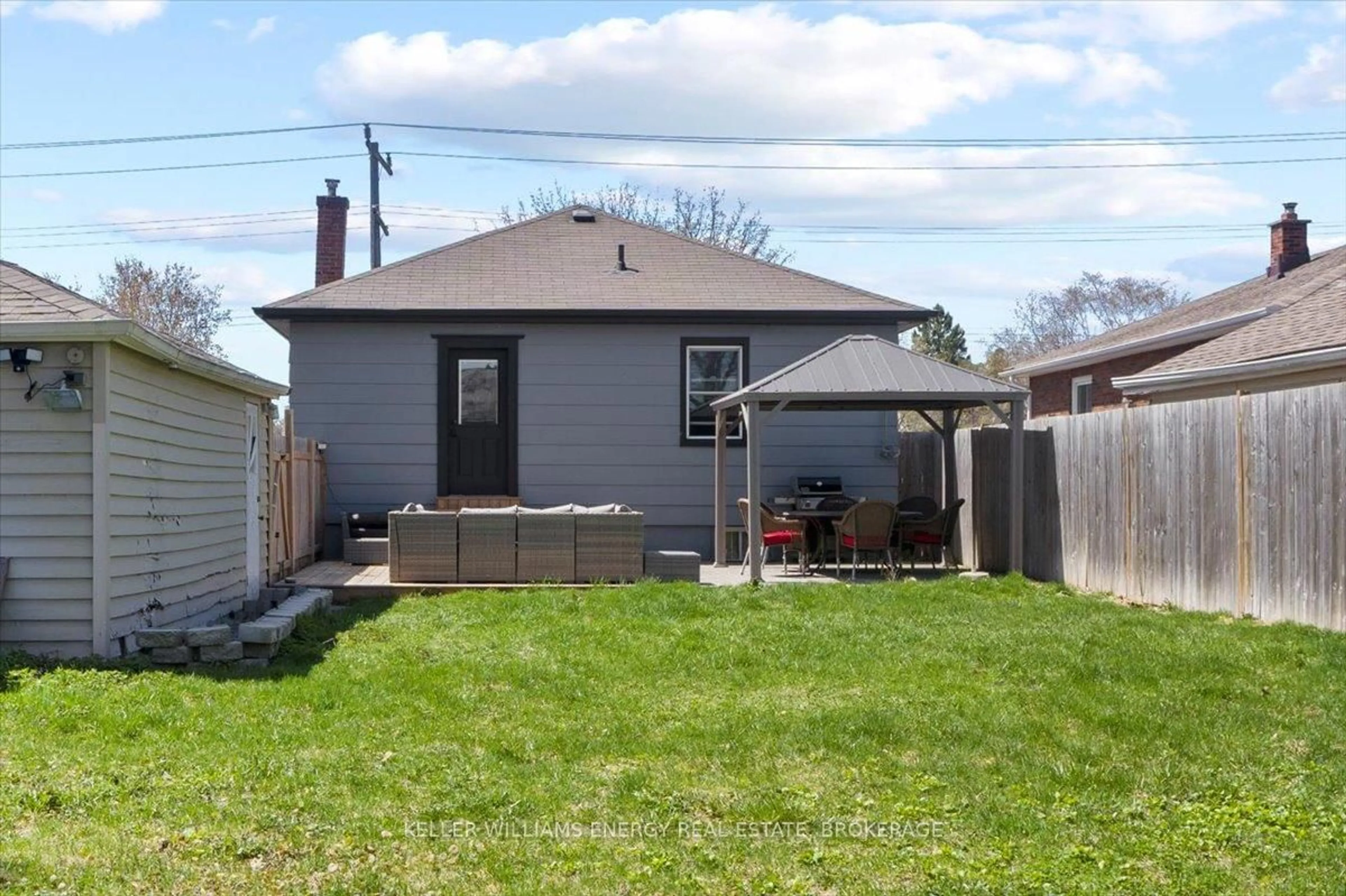 Unknown for 913 Centre St, Whitby Ontario L1N 4V2