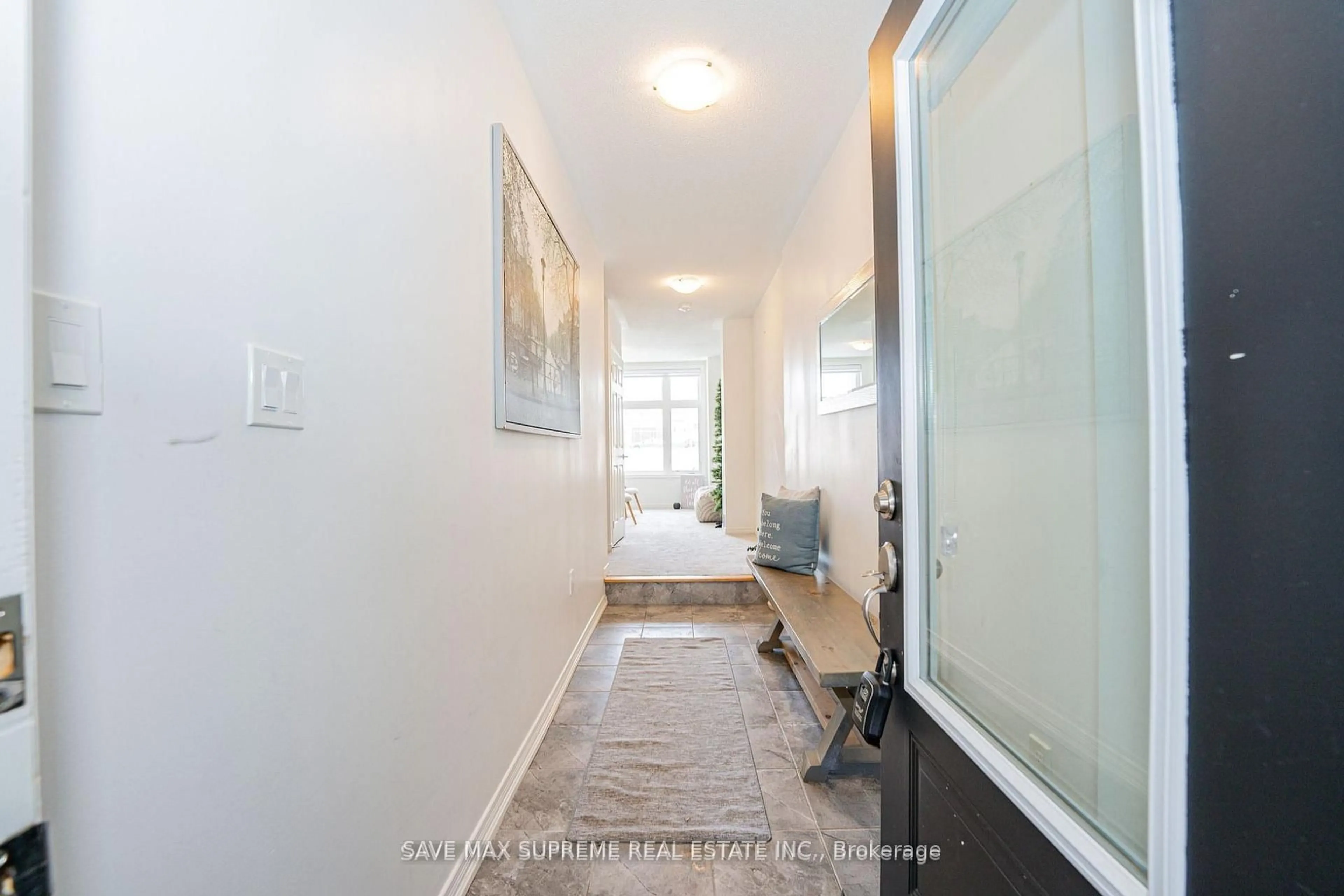 Indoor entryway for 1397 Coral Springs Path, Oshawa Ontario L1K 3G1