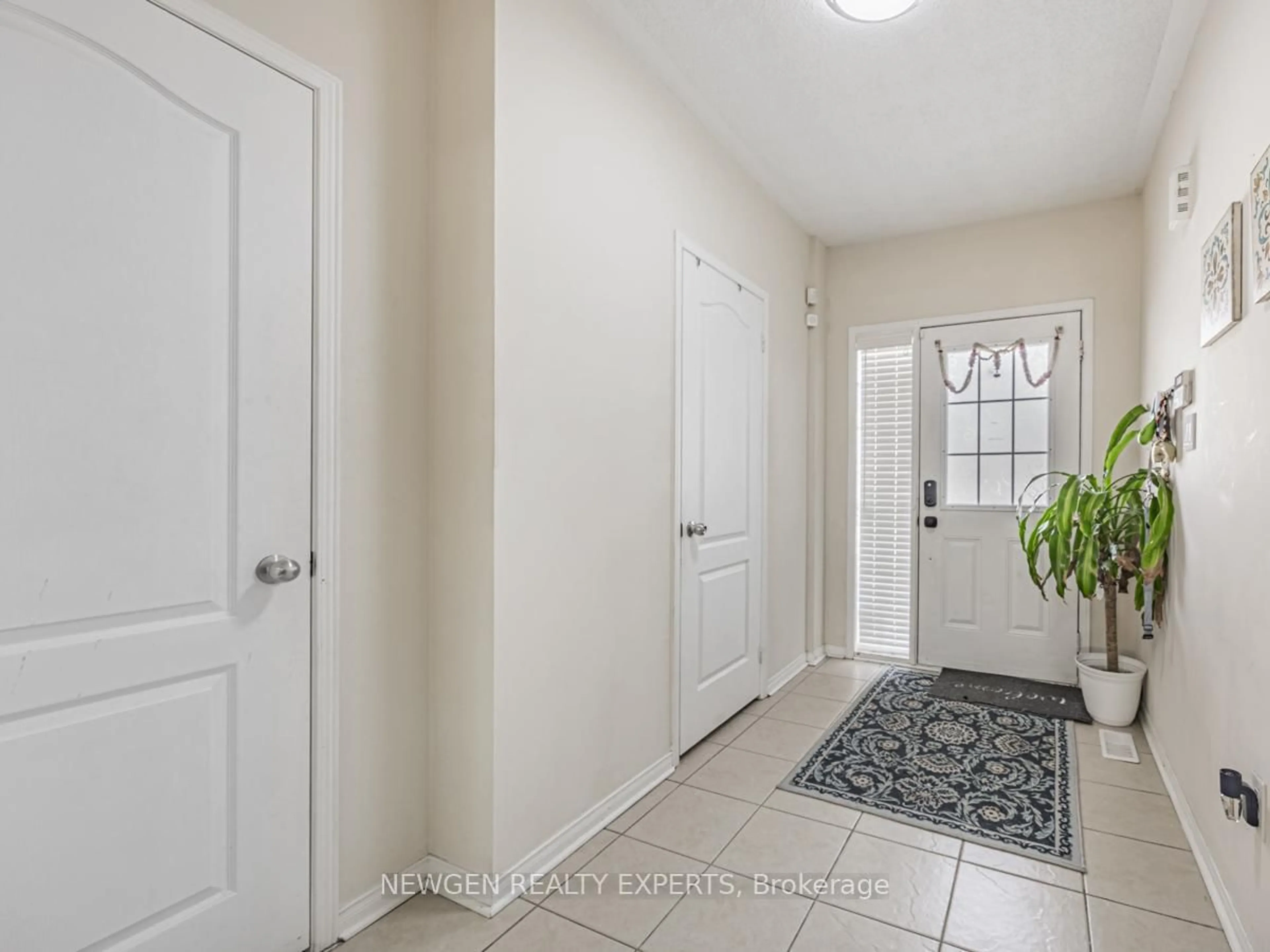 Indoor entryway for 57 Beer Cres, Ajax Ontario L1S 0A3