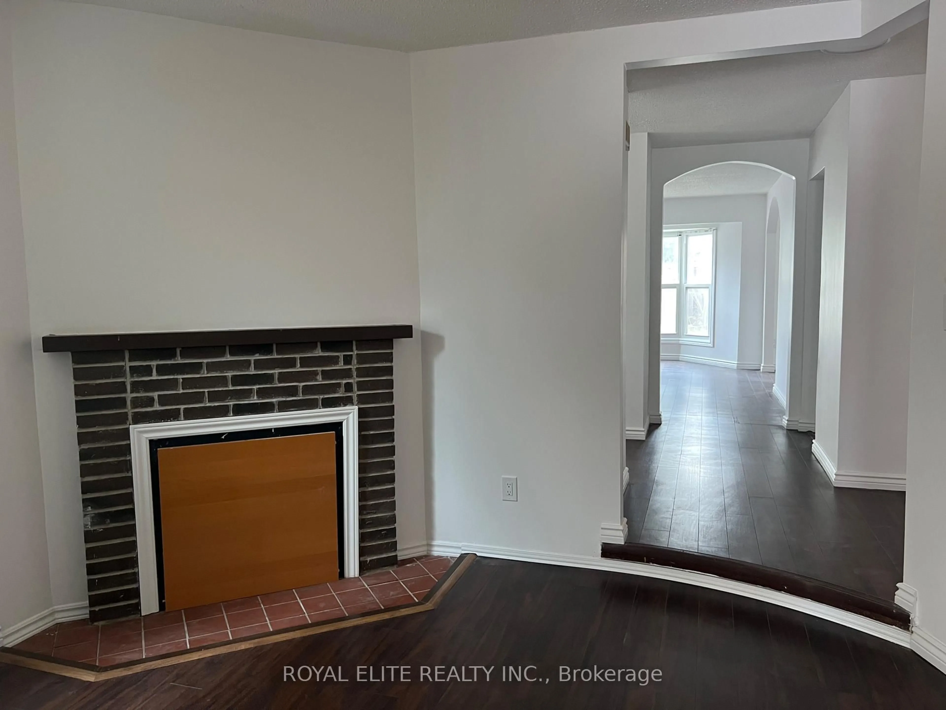 A pic of a room for 6 Belinda Sq, Toronto Ontario M1W 3M2