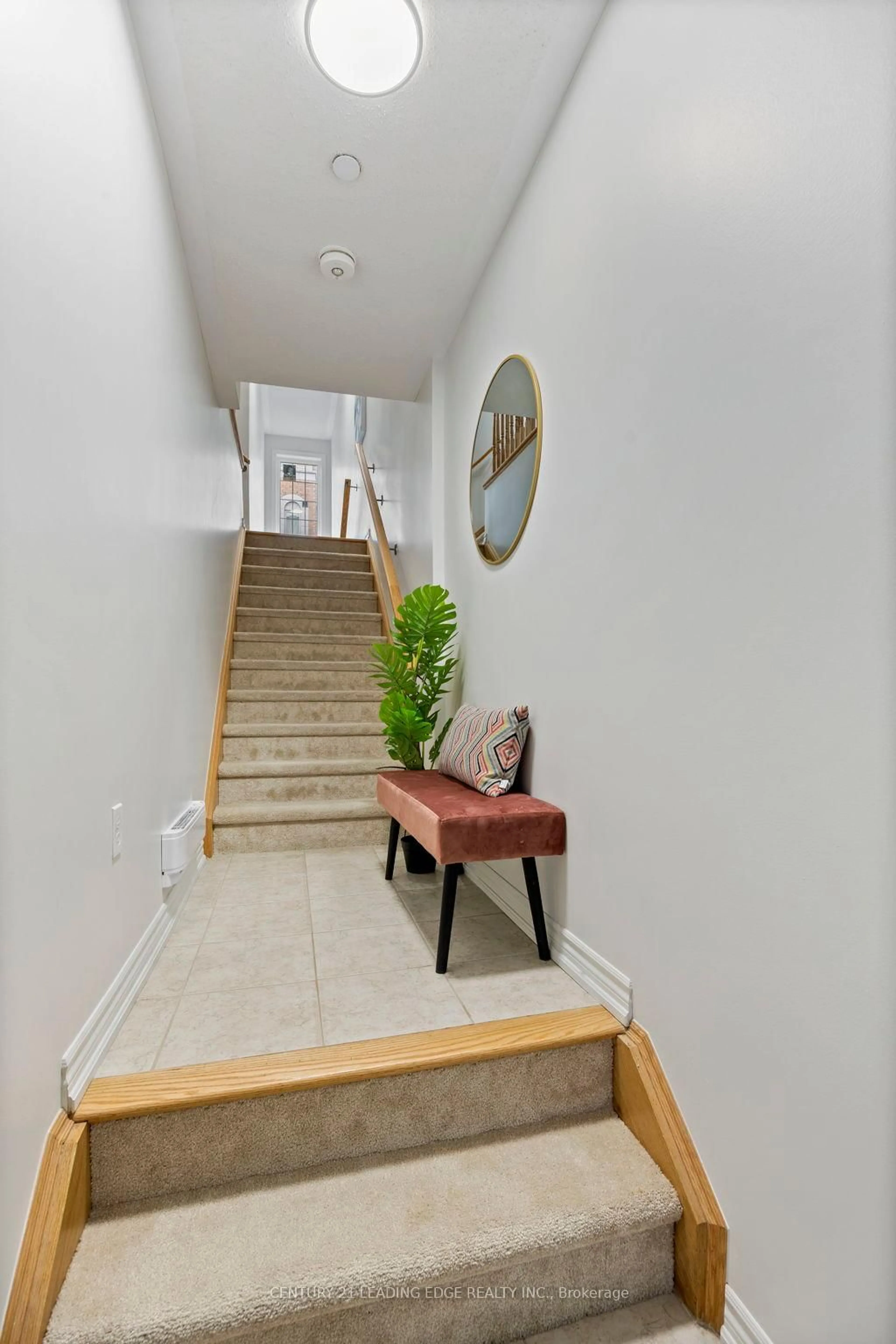 Indoor foyer for 44 Filly Path, Oshawa Ontario L1L 0H4