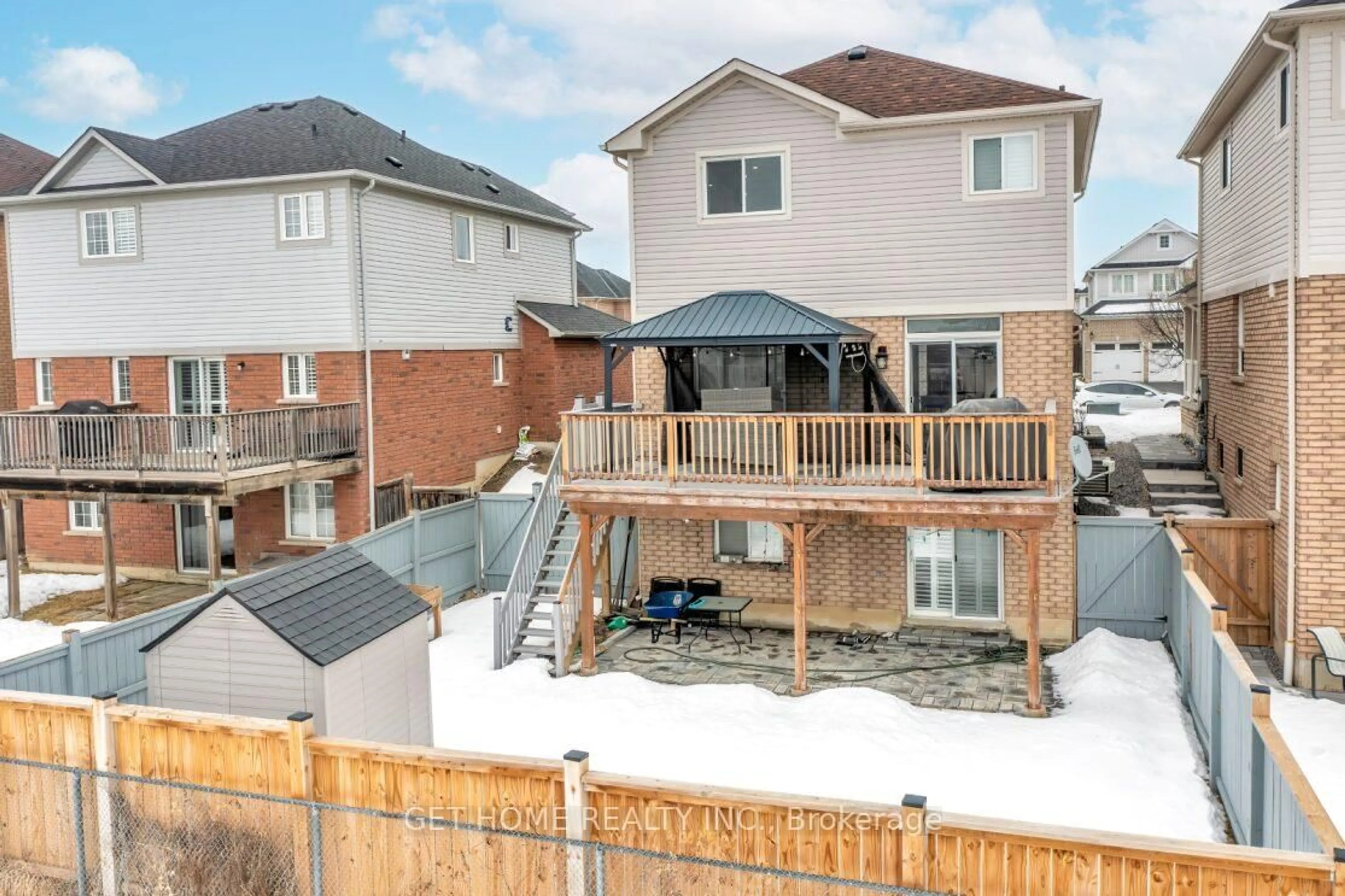 A pic from outside/outdoor area/front of a property/back of a property/a pic from drone, unknown for 1880 Birchview Dr, Oshawa Ontario L1K 3B9