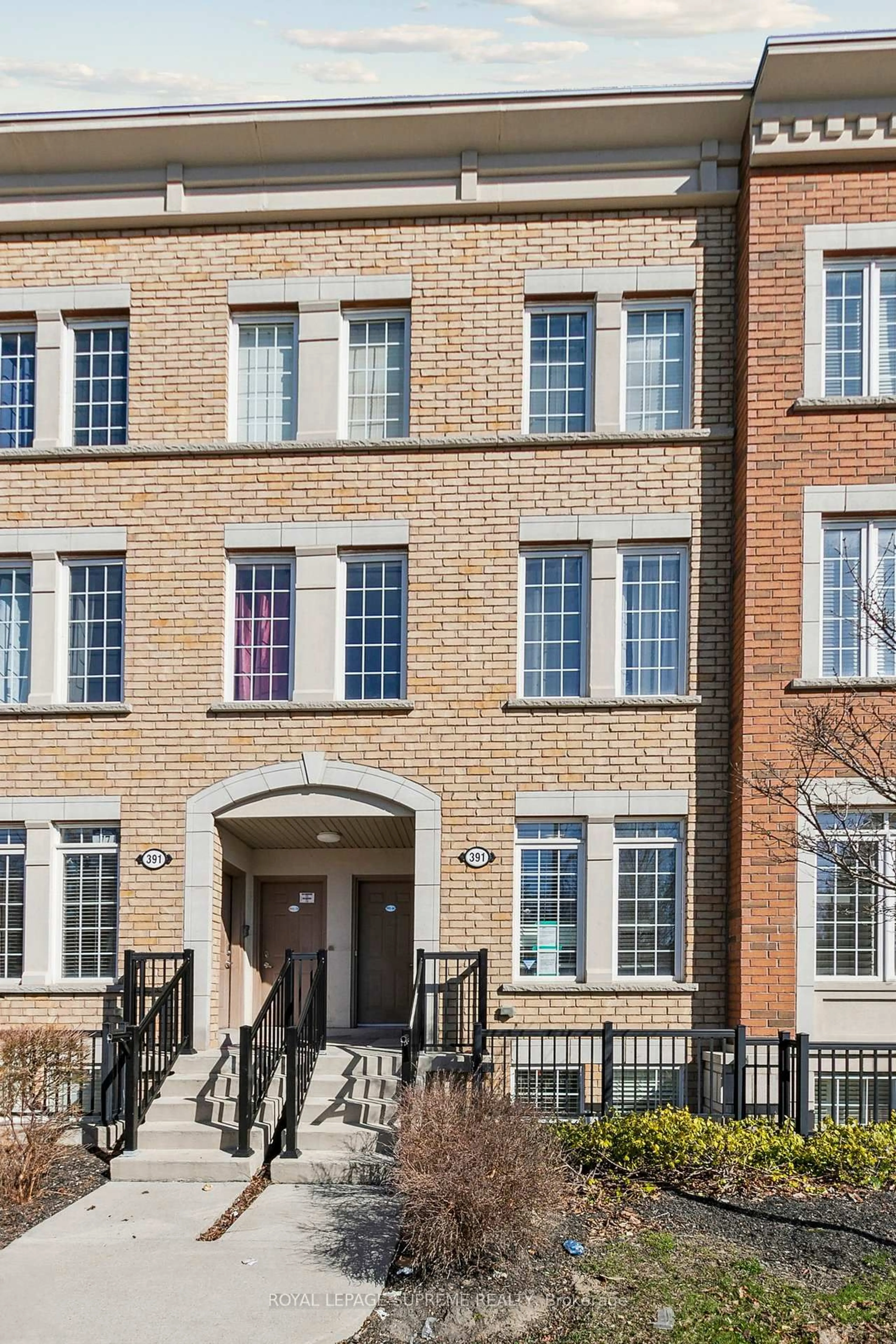 Home with brick exterior material, building for 391 Beechgrove Dr #79, Toronto Ontario M1E 2R1