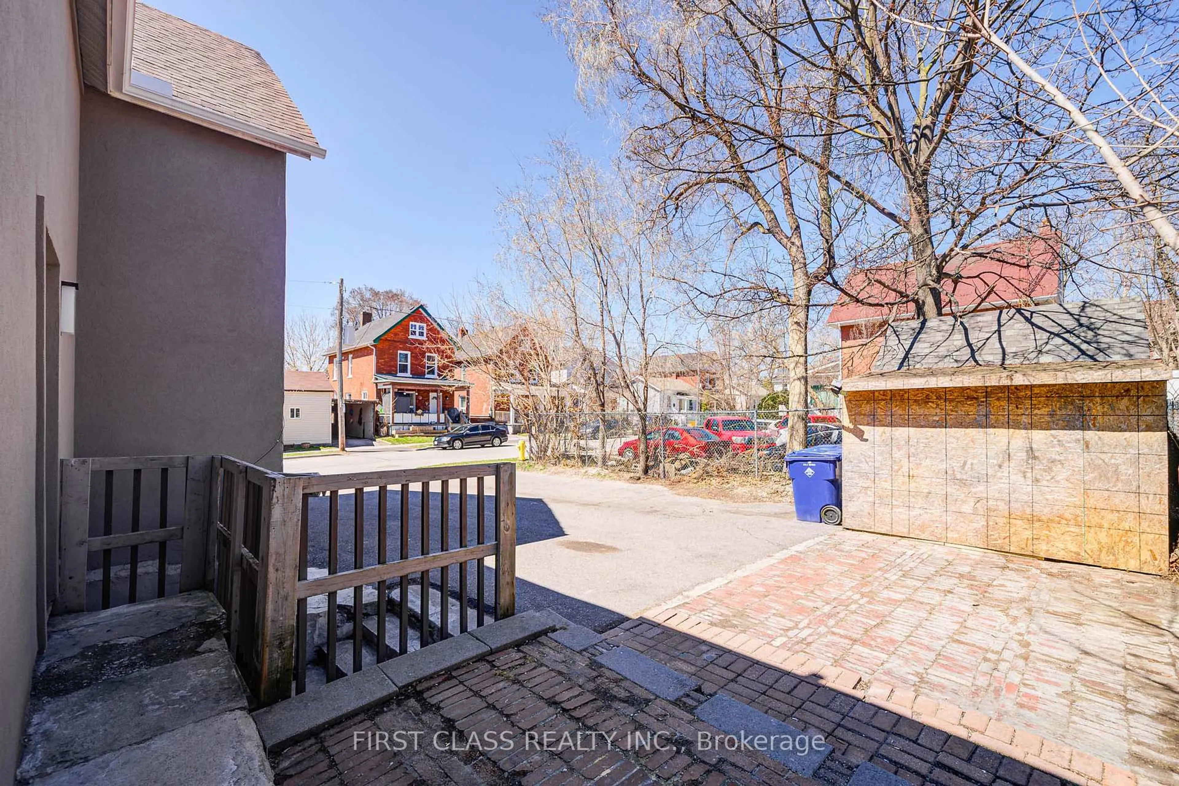 Patio, street for 24 Colborne St, Oshawa Ontario L1G 1L4