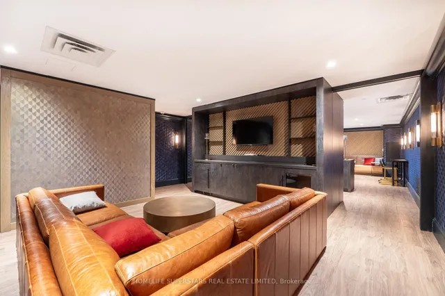 Additional property image - 1285 Queen St Unit 306
