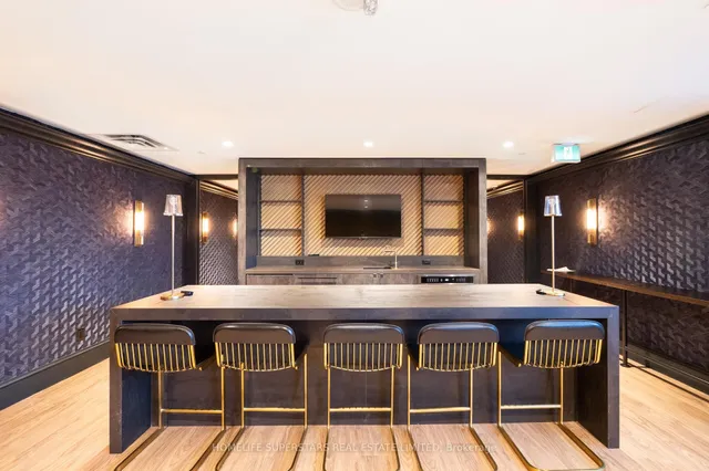 Additional property image - 1285 Queen St Unit 306