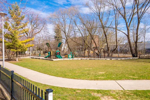 Additional property image - 1285 Queen St Unit 306