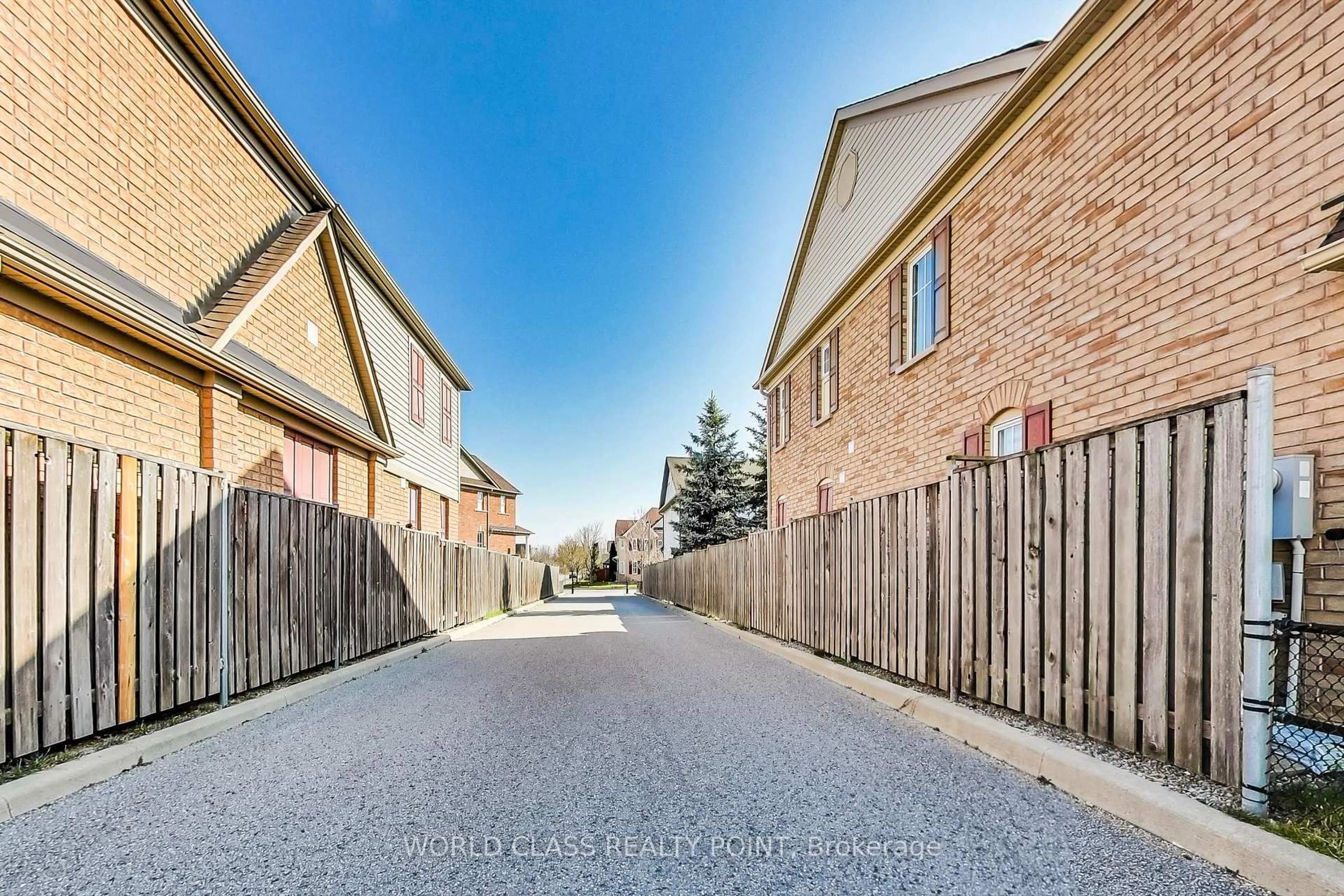 Patio, street for 28 Marriner Cres, Ajax Ontario L1Z 1Z1