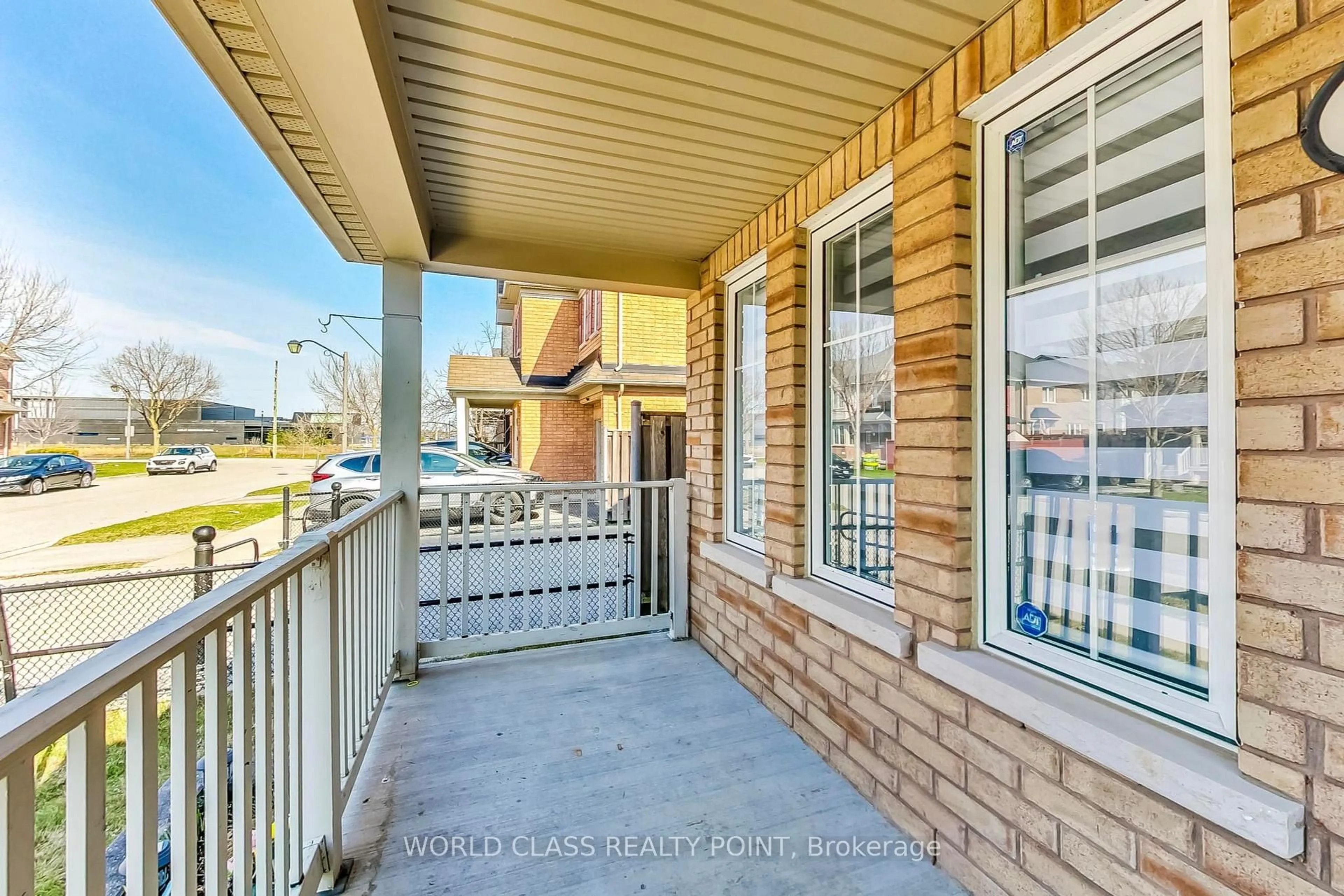 Patio, street for 28 Marriner Cres, Ajax Ontario L1Z 1Z1