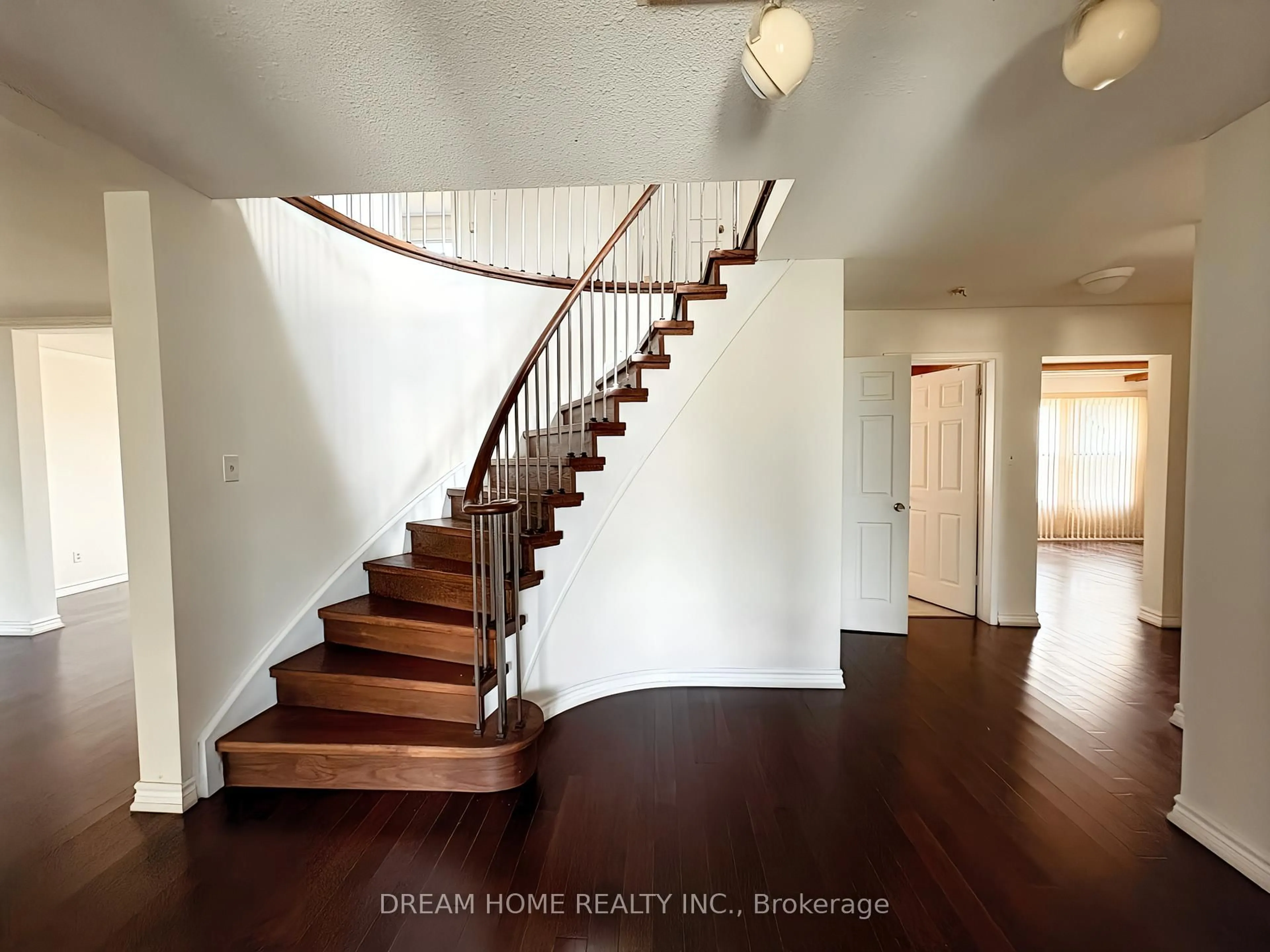 Unknown for 21 Chiefswood Sq, Toronto Ontario M1W 3A9